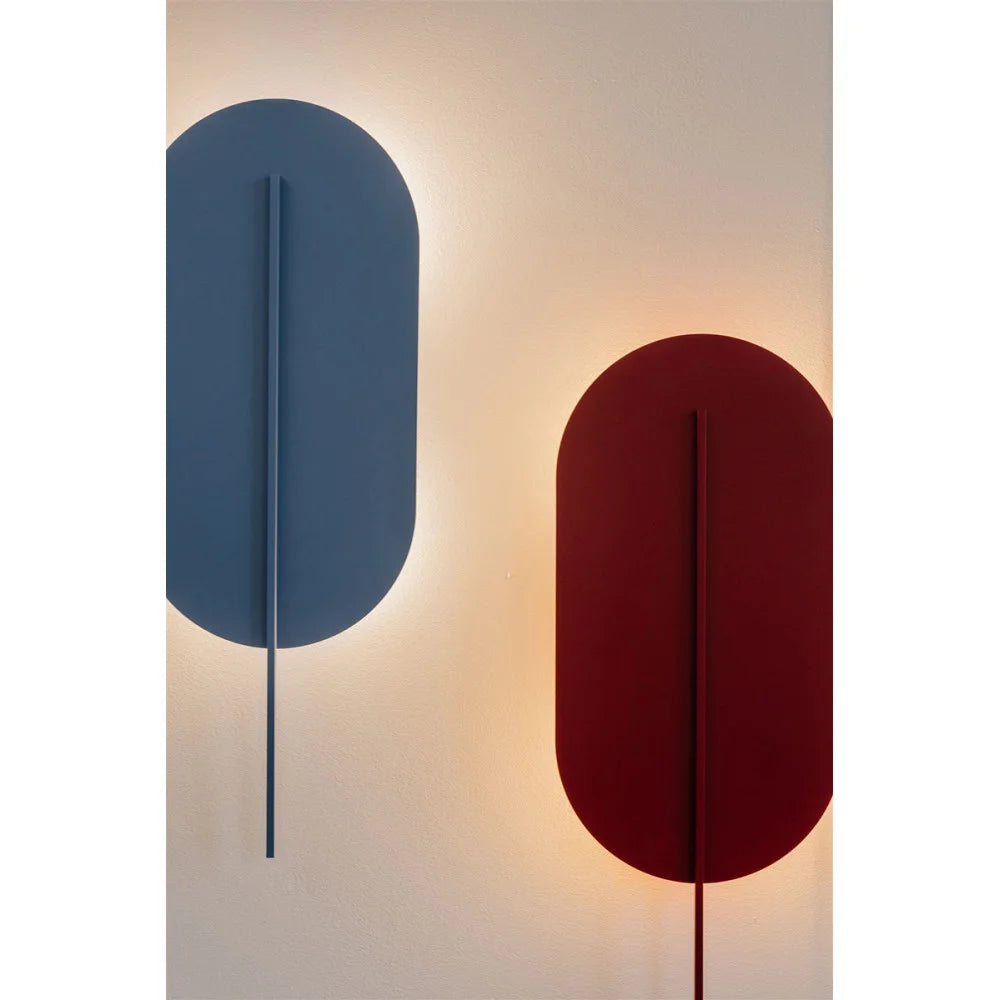 ROKKE wall lamp in burgundy