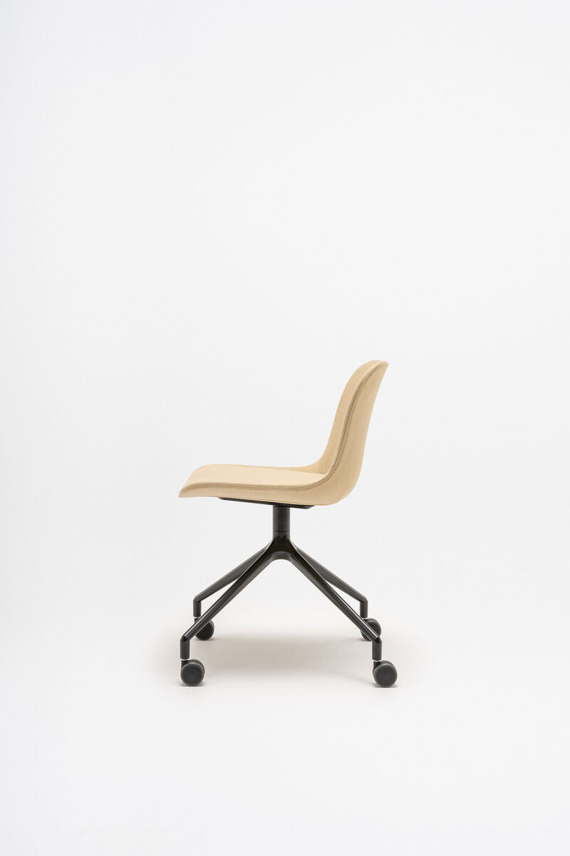 Krzesło obrotowe BALTIC 2 CLASSIC aluminiowa podstawa z kółkami do twardej powierzchni - kolor do wyboru [Milena] MDD    Eye on Design