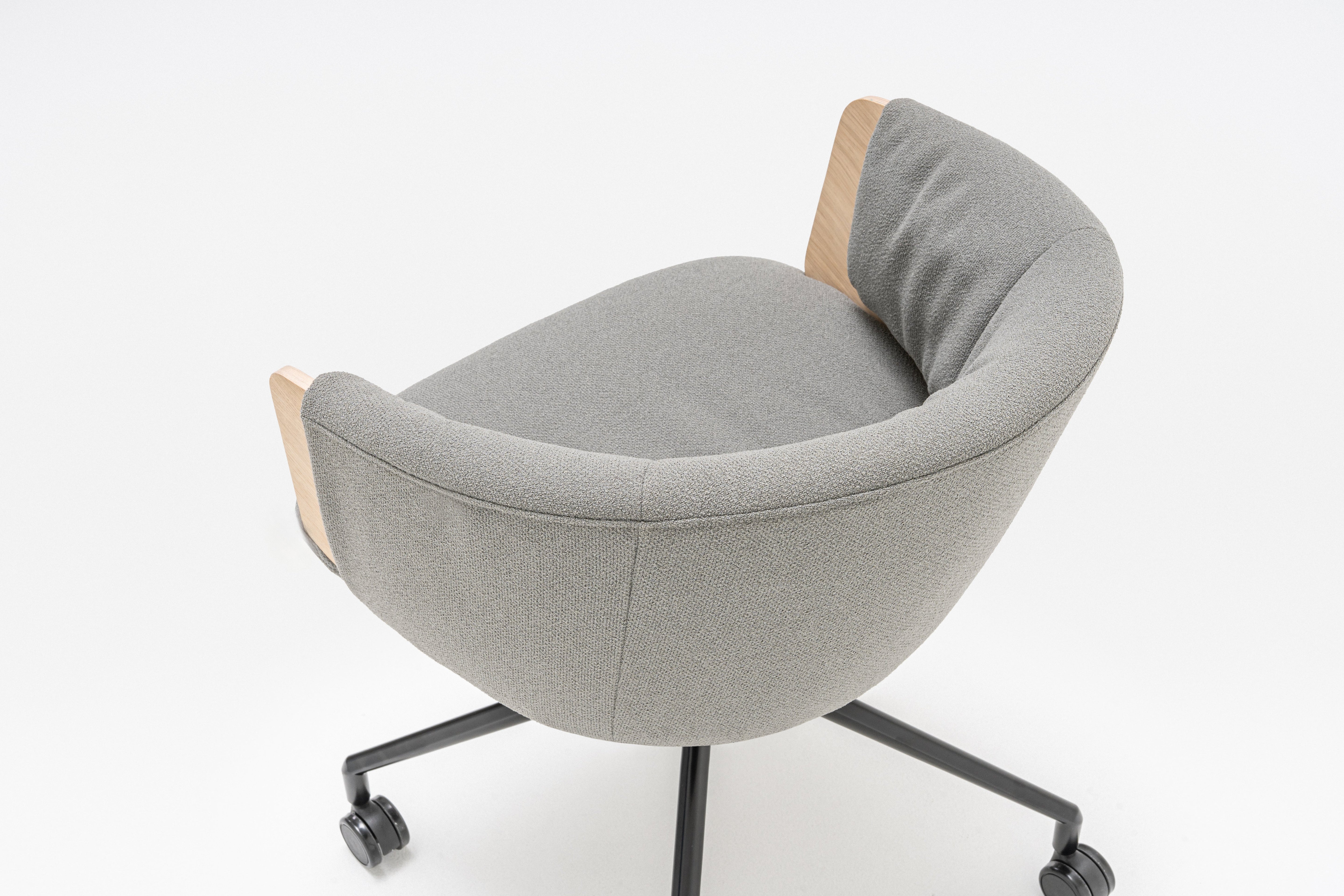 COLLAR METAL RIGHT CHAIR