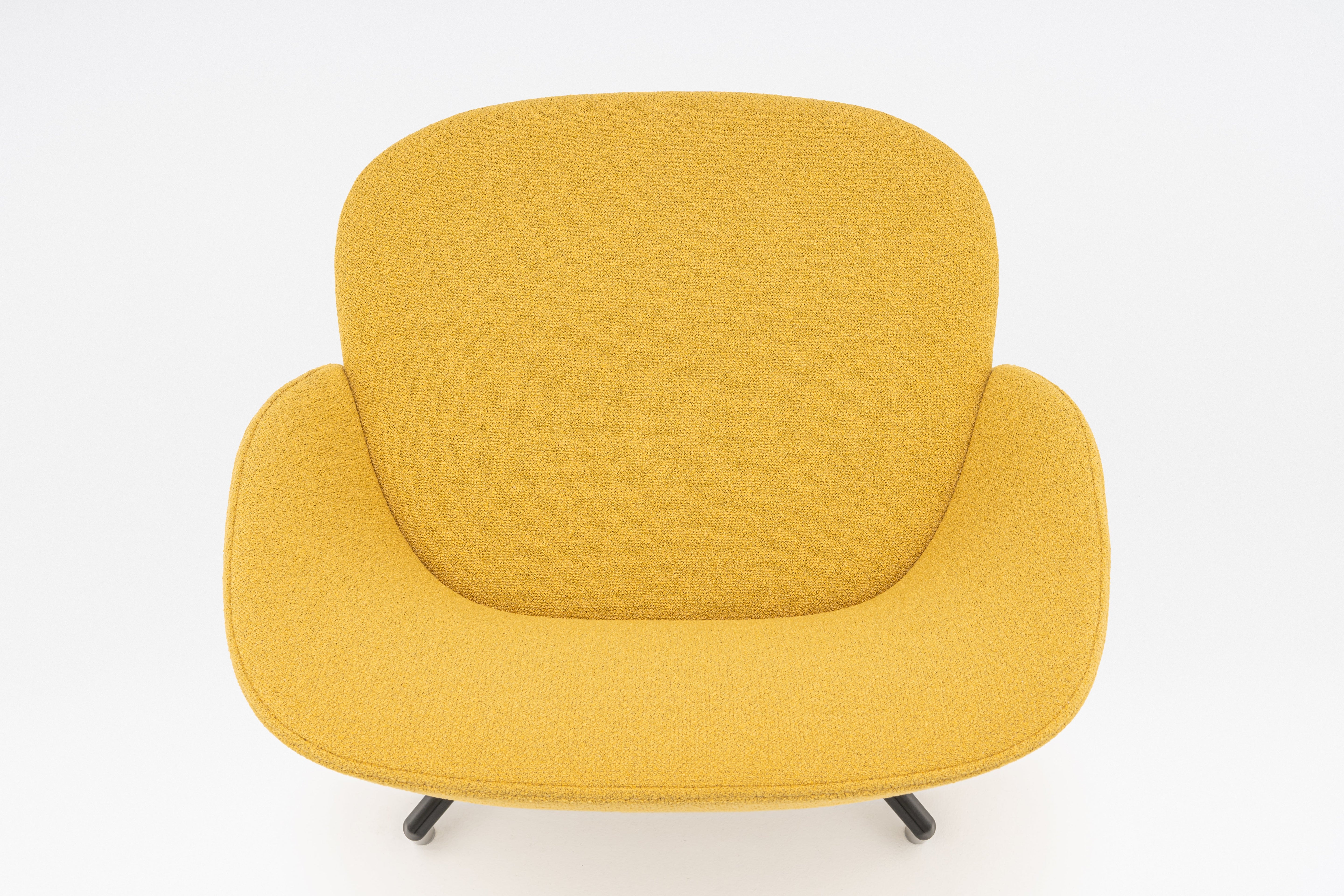 Rotable armchair with low backrest metal parallel base