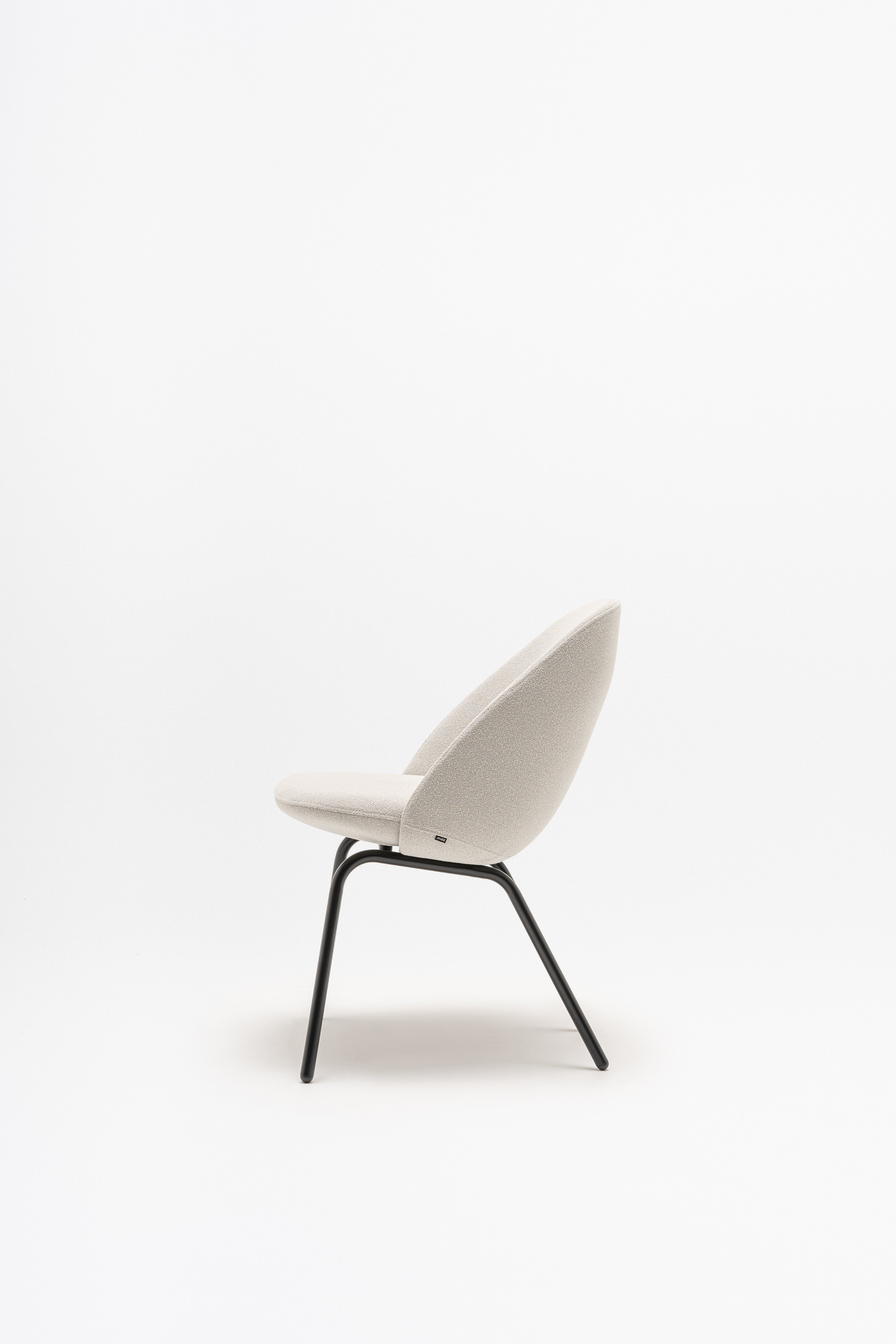 Křeslo s nízkým opěradlem PARALEL čtyřnohá základna