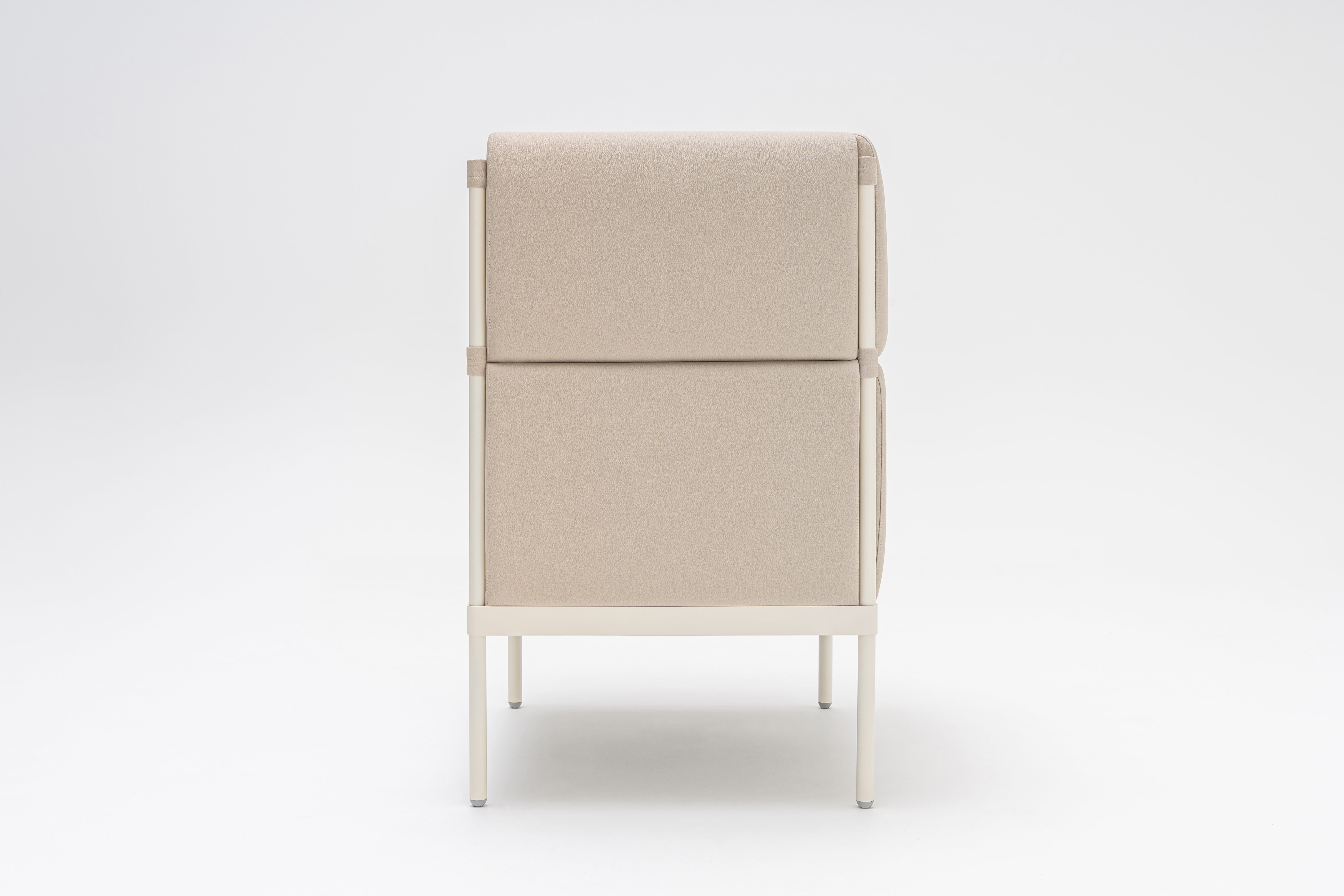 Vysoké křeslo STILT čalouněné