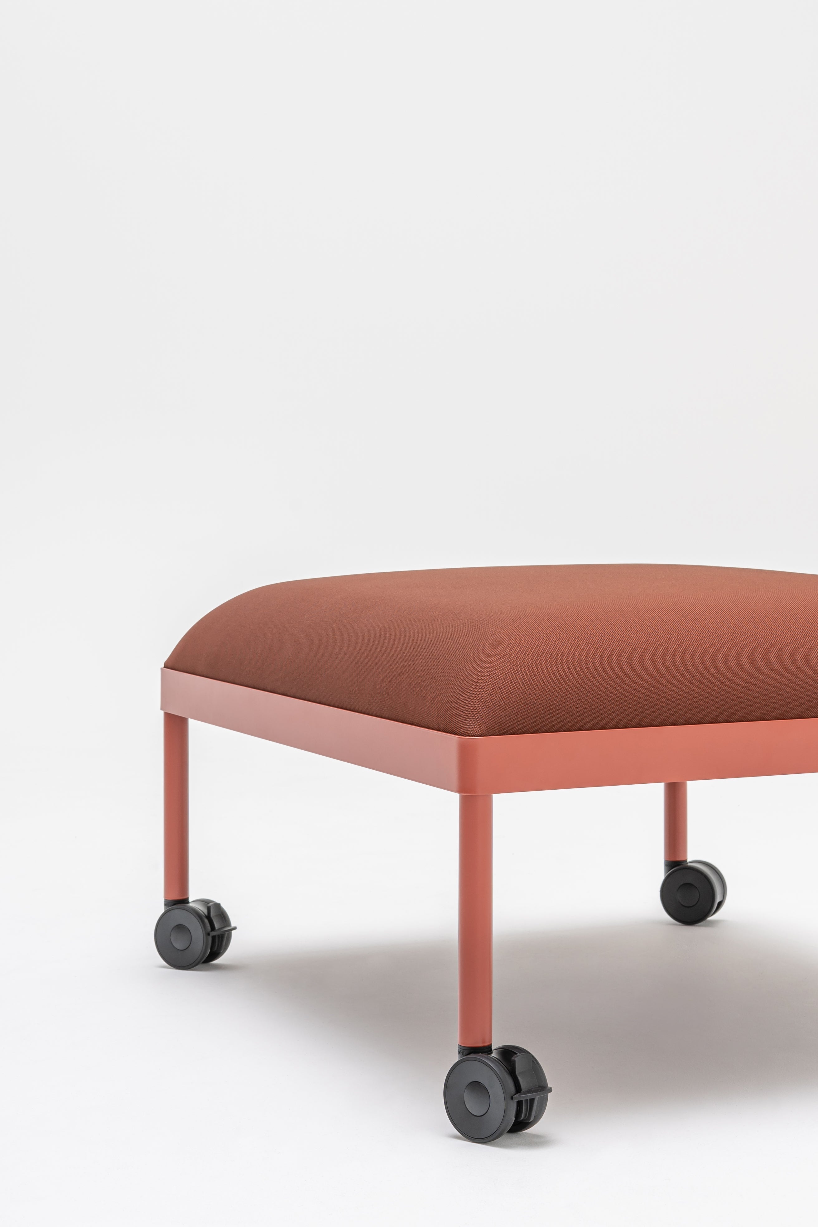 Puf STILT čalouněný