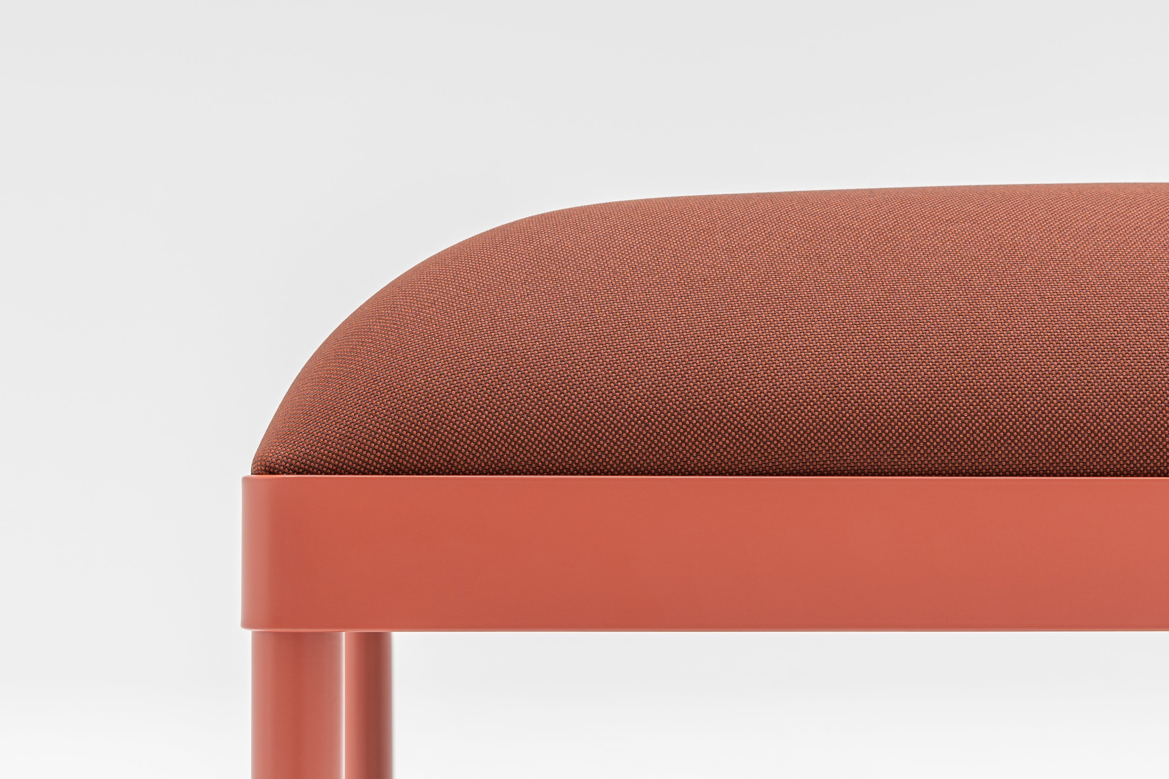 Puf STILT čalouněný