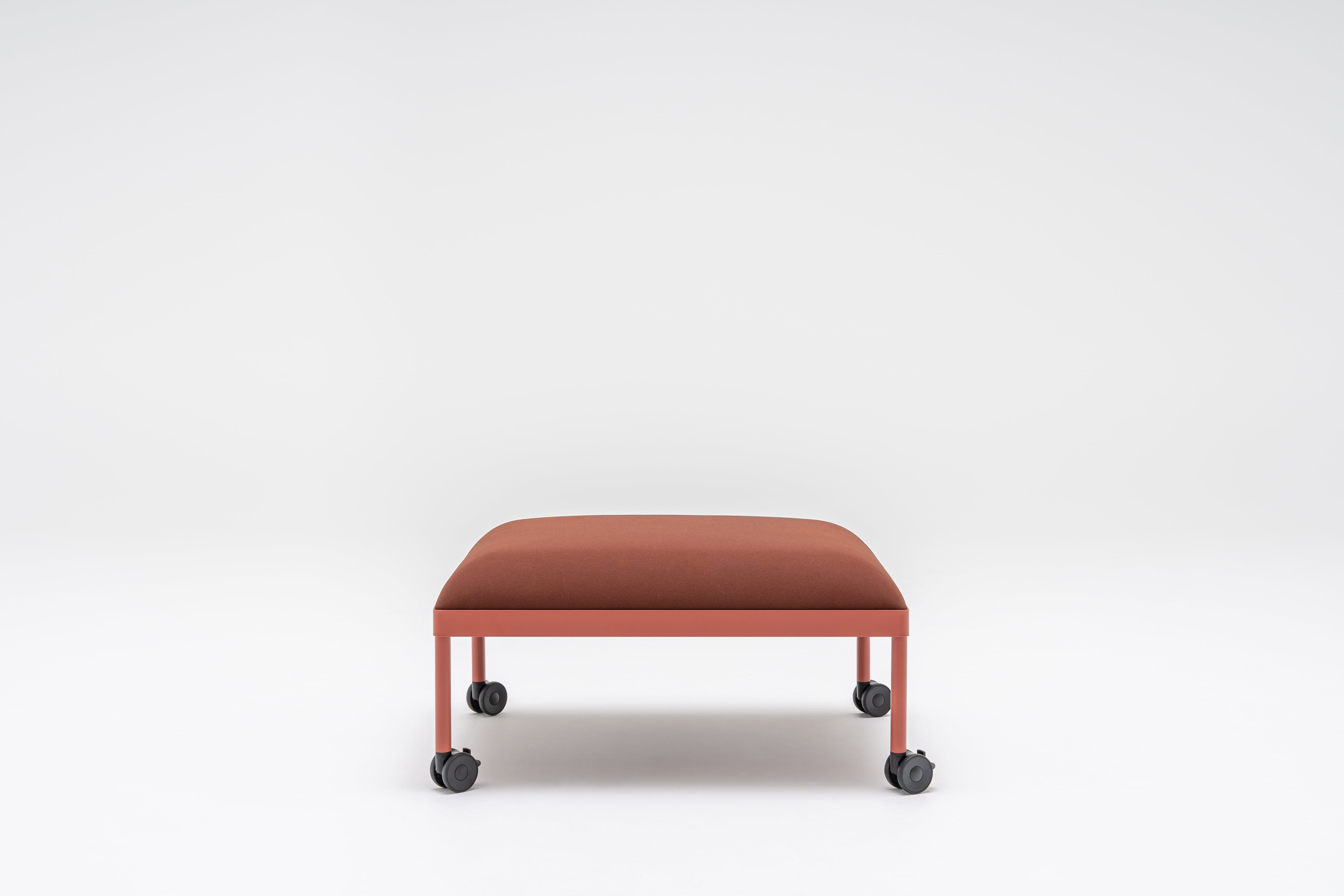 Puf STILT čalouněný