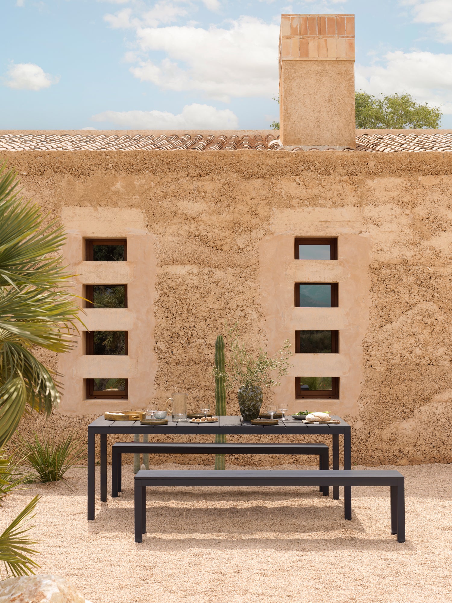 Bílý venkovní stůl RIO 210