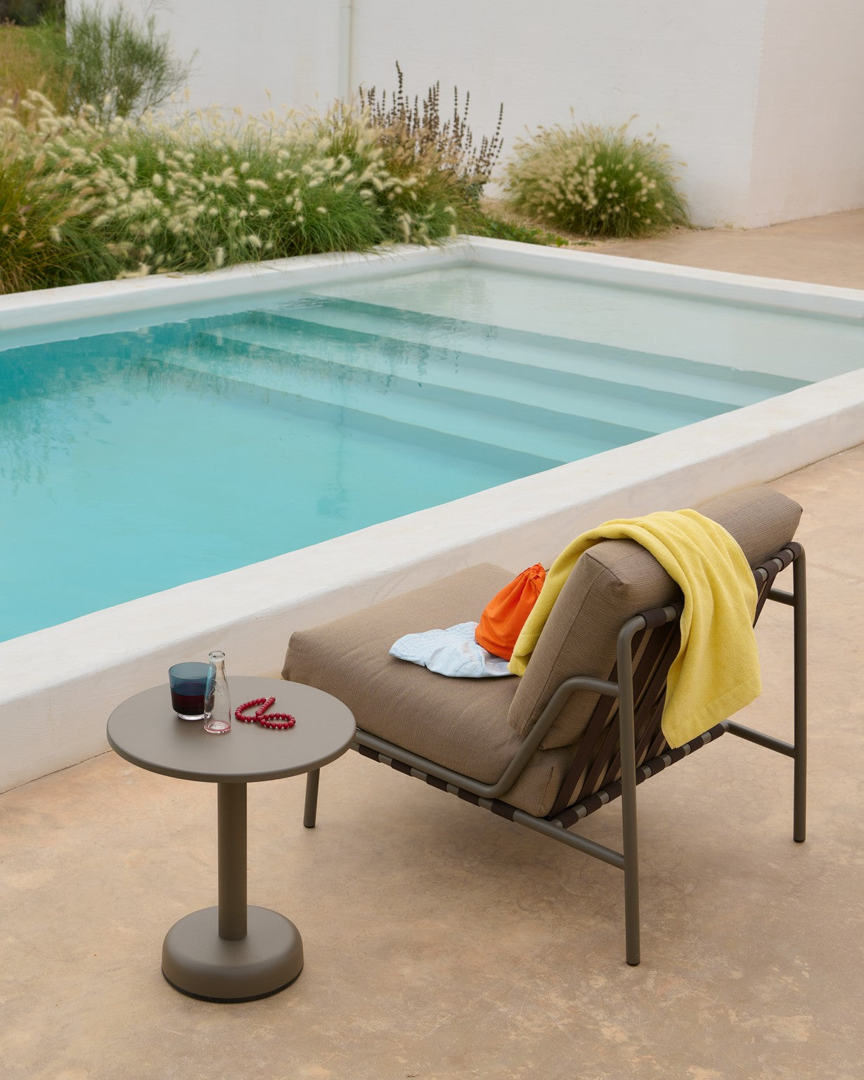 Outdoor Side Table LINEAR taupe steel