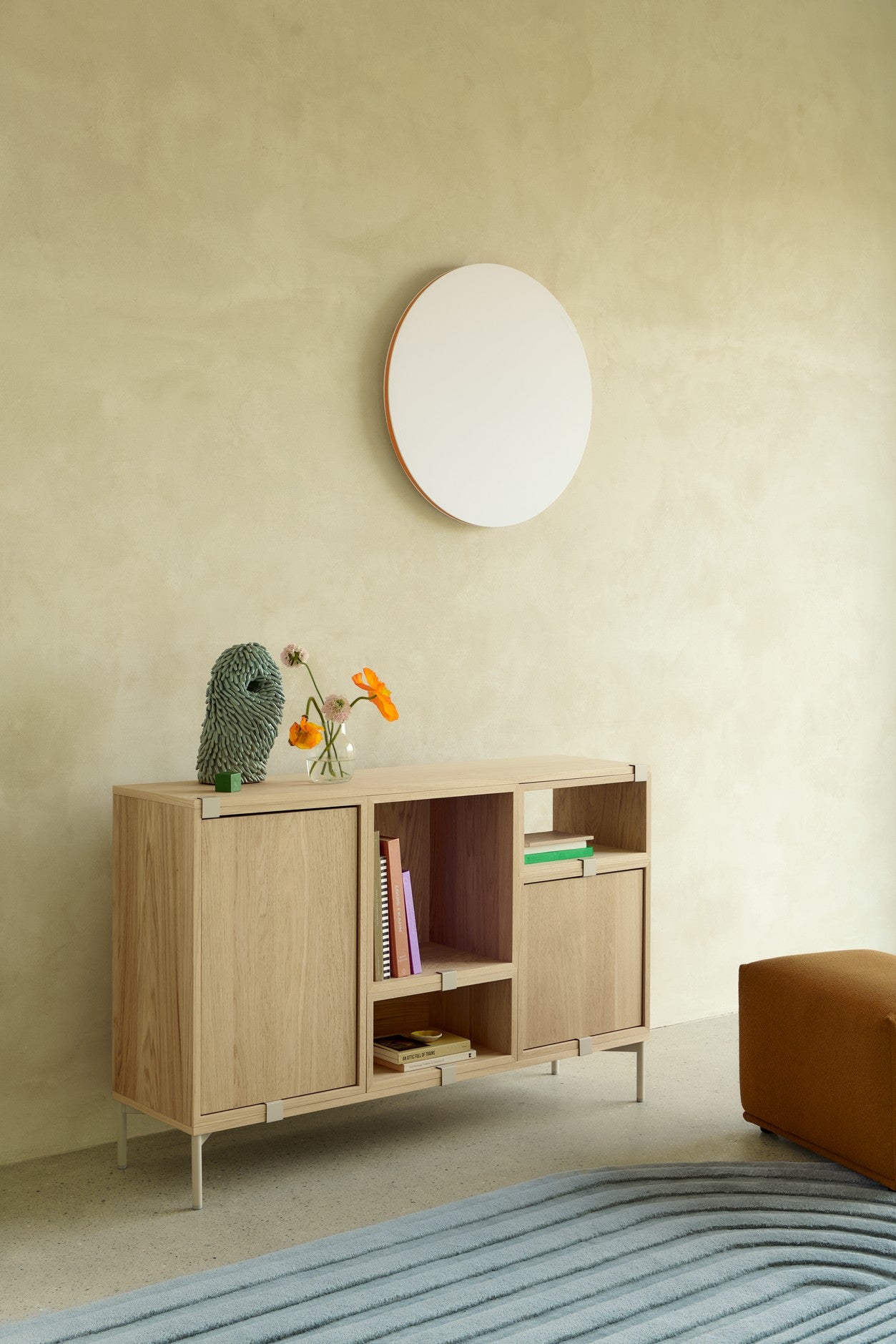 Lampa ścienna CALM biały z pomarańczową obwódką
