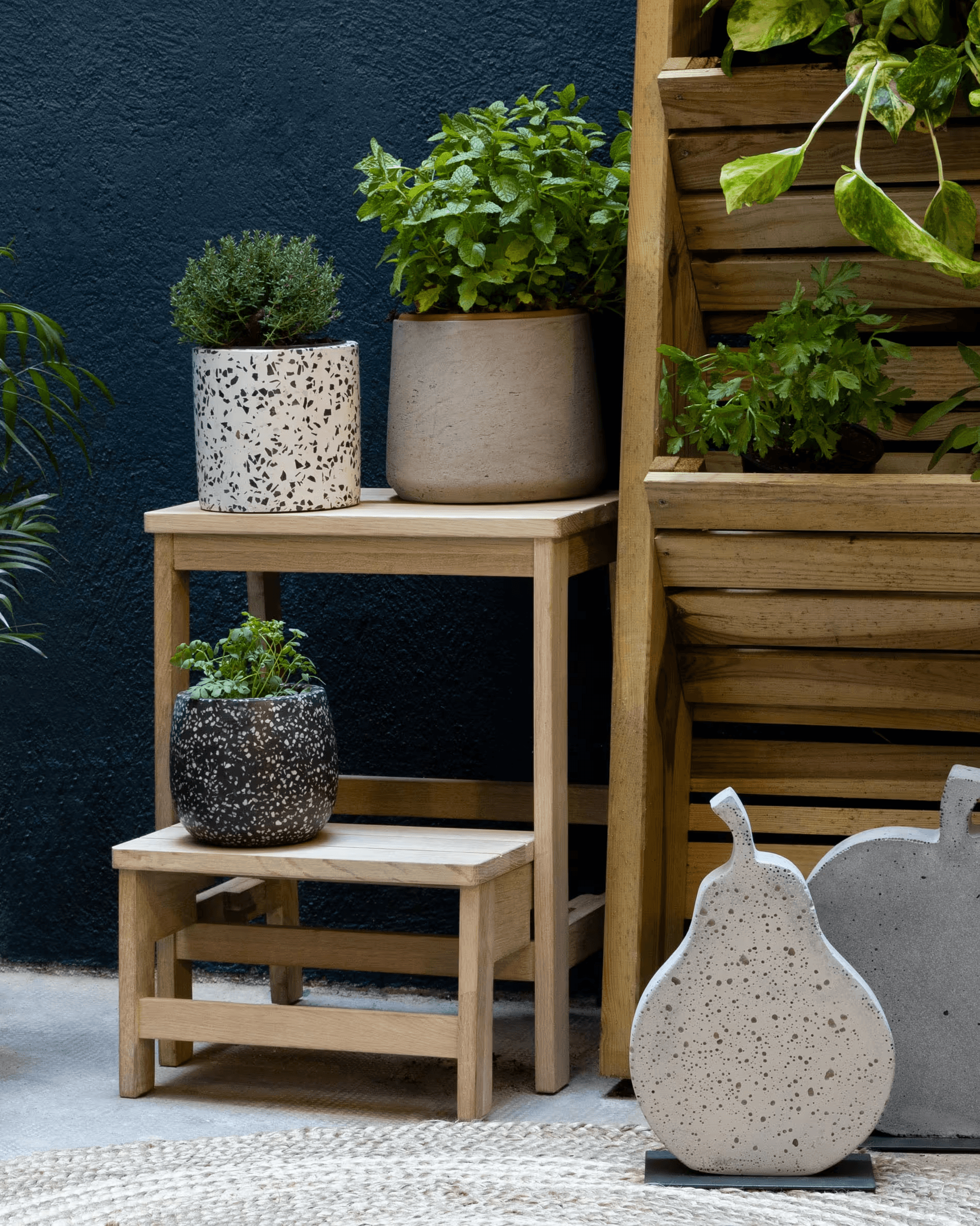 Stołek NELL lite drewno brzozowe La Forma    Eye on Design