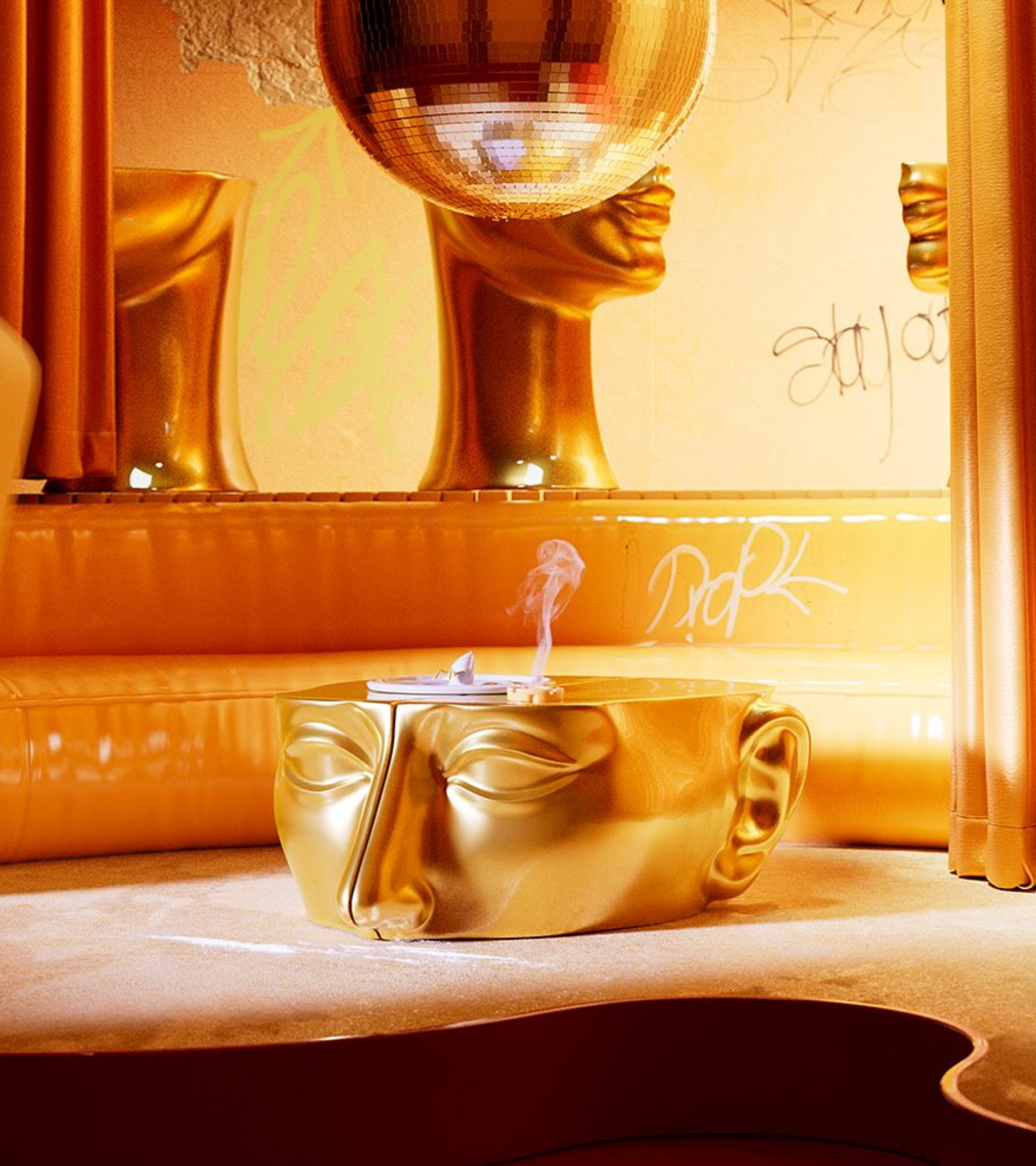 HEAD modular coffee table gold