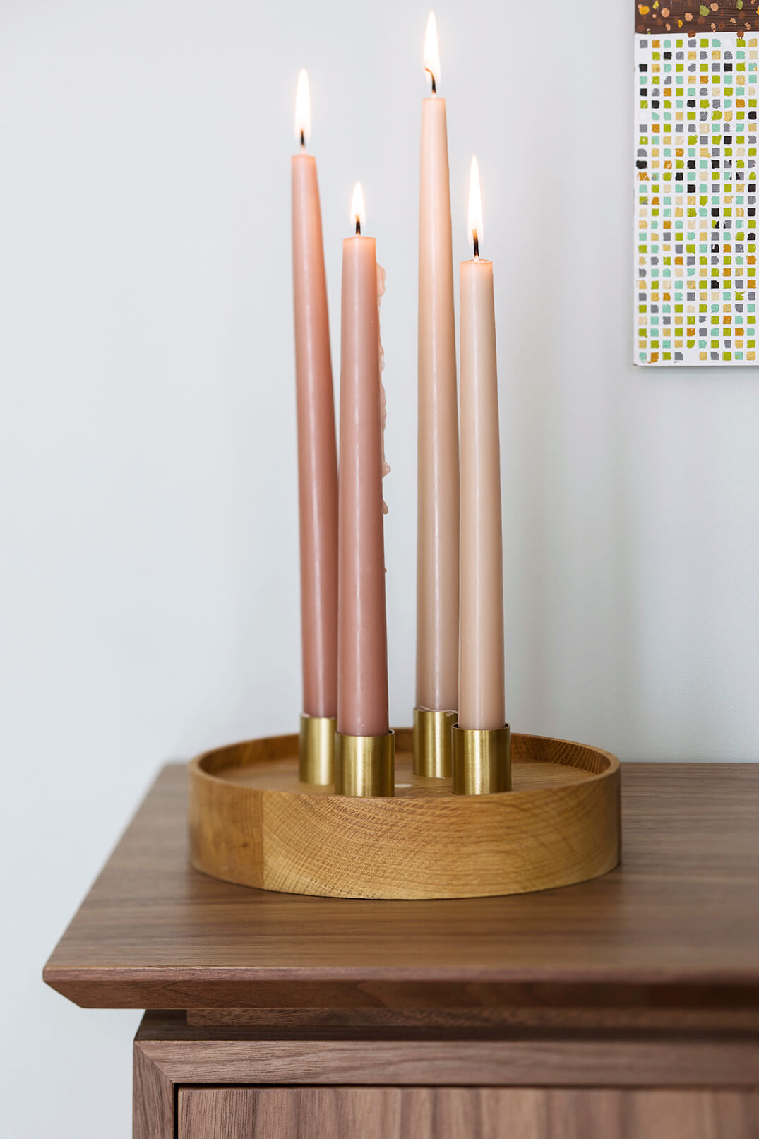 Svícen OSVÍCENÍ 4 dub s mosazí