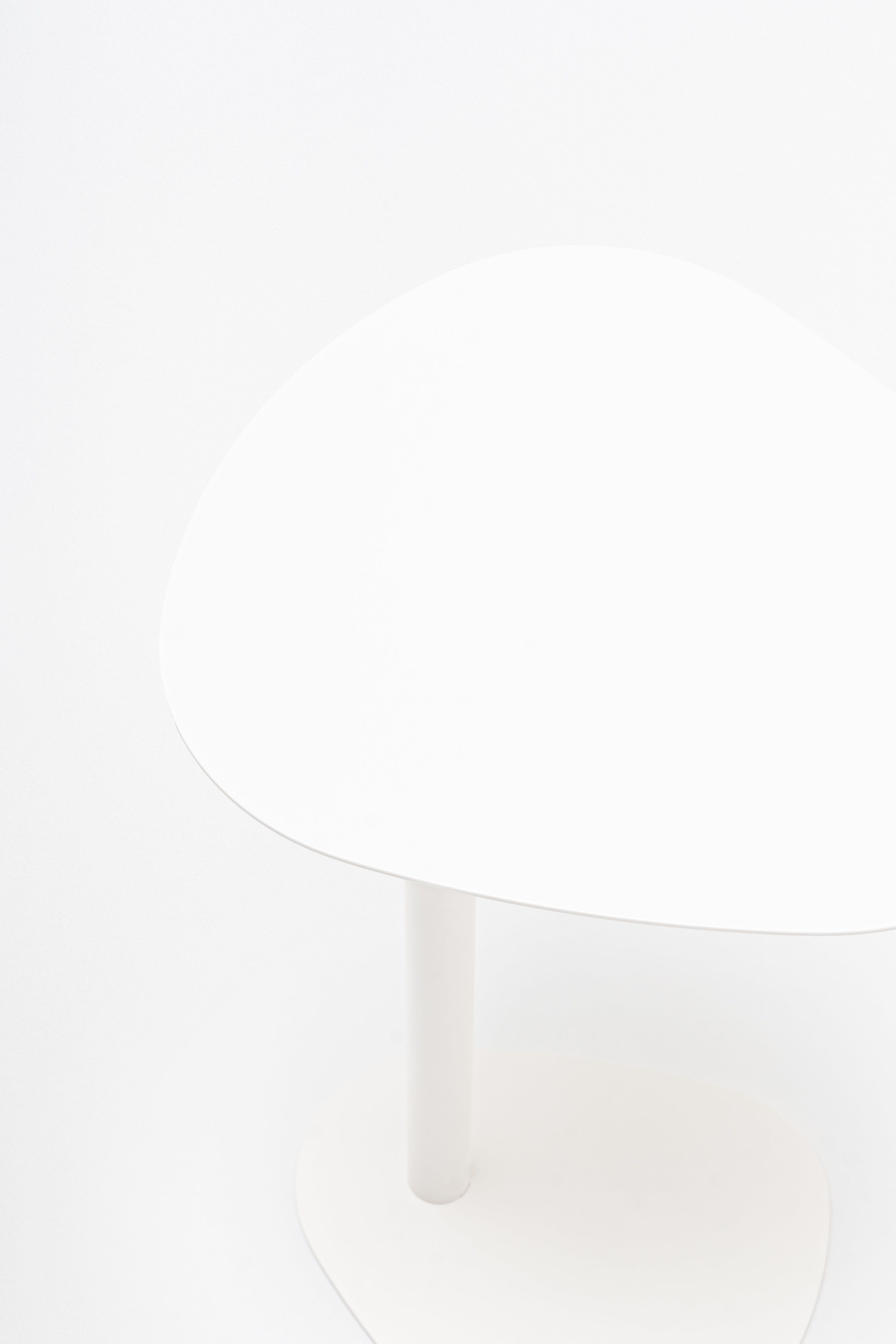 Kovový konferenční stolek CELO