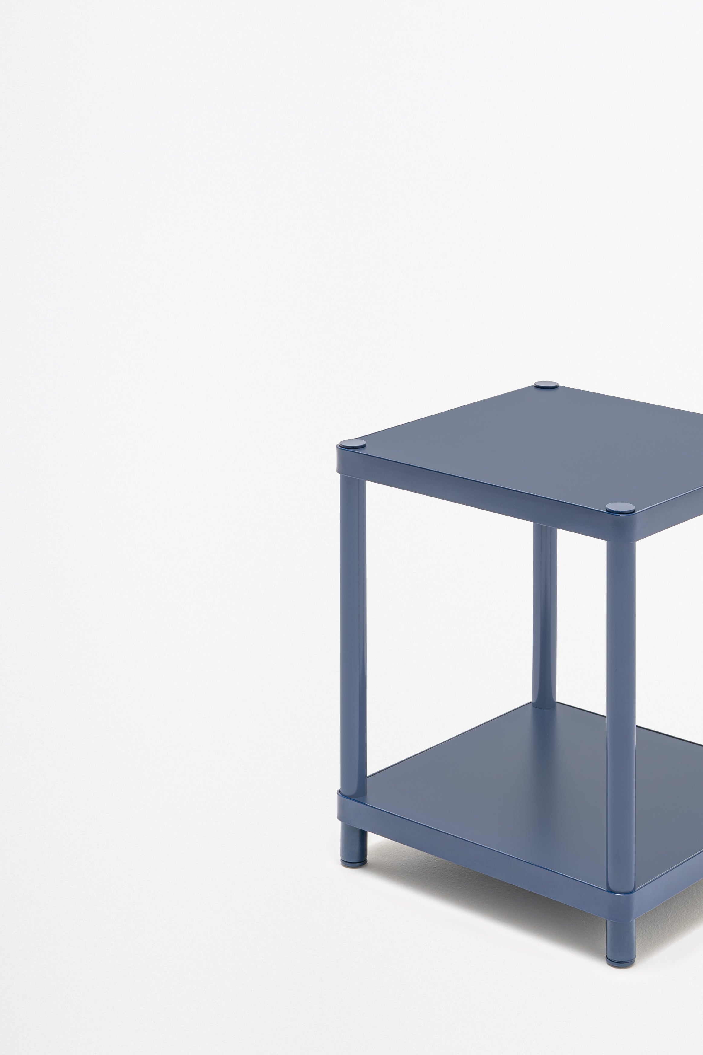 Kovový konferenční stolek STILT