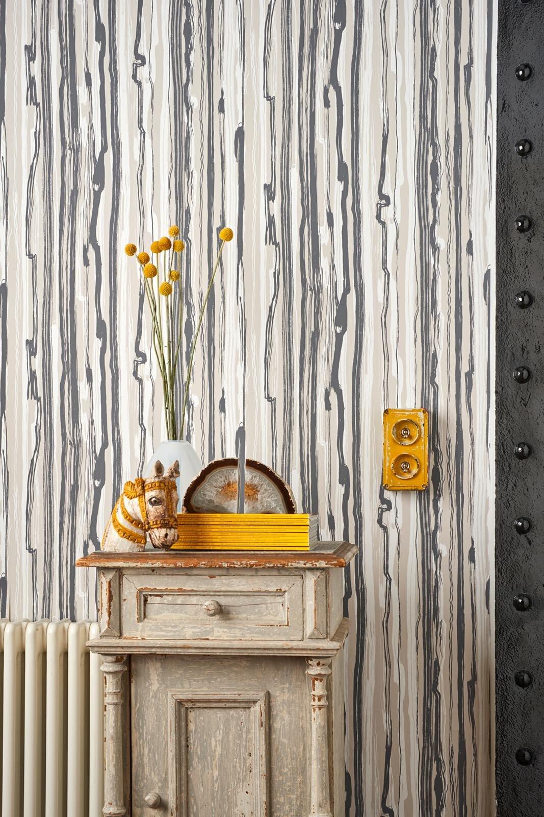 Wallpaper with Abstract Pattern CURIO - Gray Strand