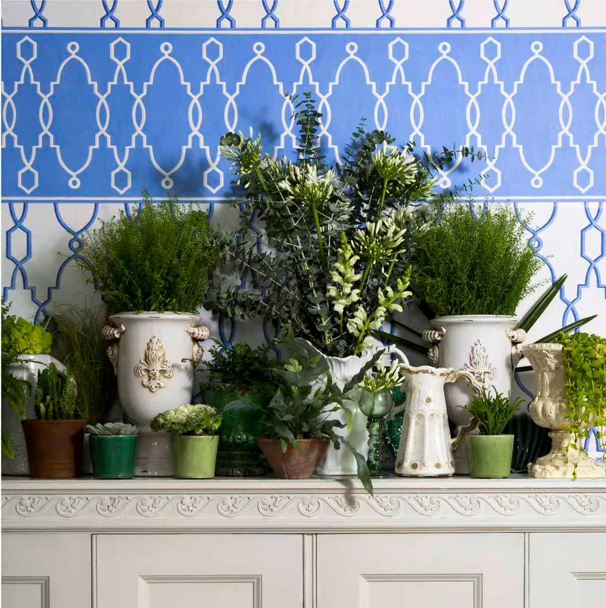 Wallpaper with geometric pattern FOLIE - Dark gray Parterre