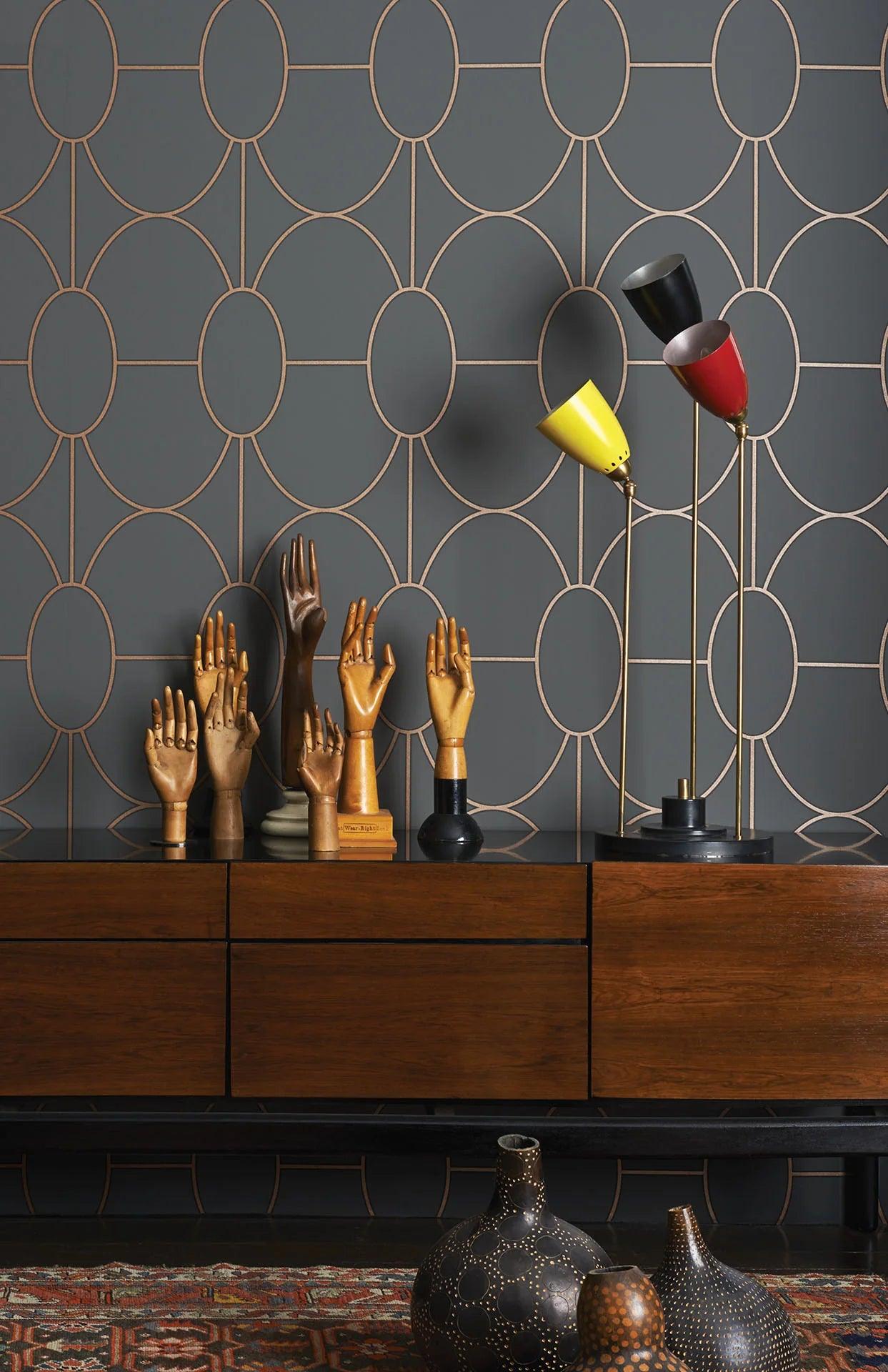 Tapeta s geometrickým vzorem art deco GEOMETRIC II - Riviera teplá šedá