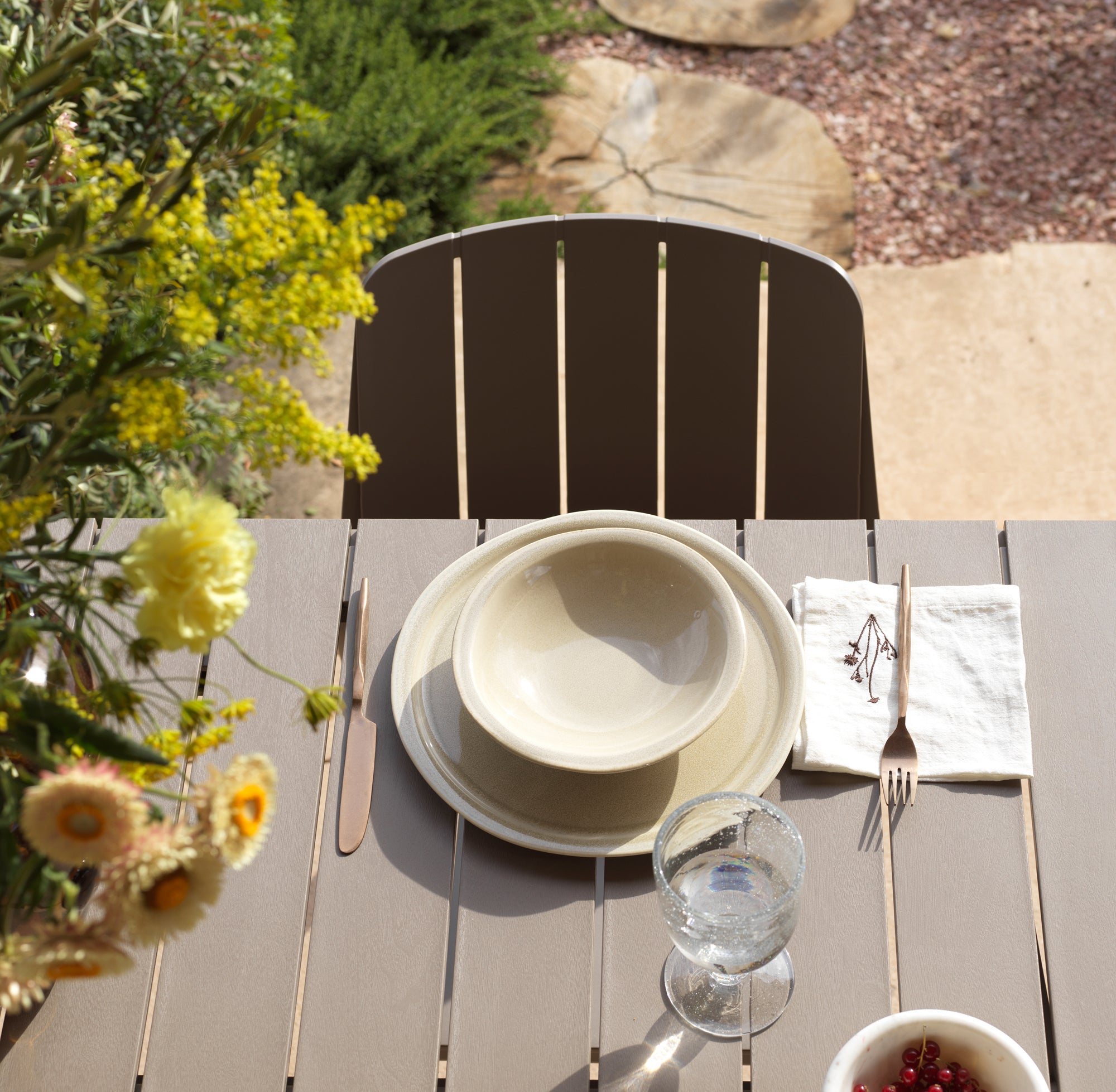 TEVERE taupe extendable outdoor table