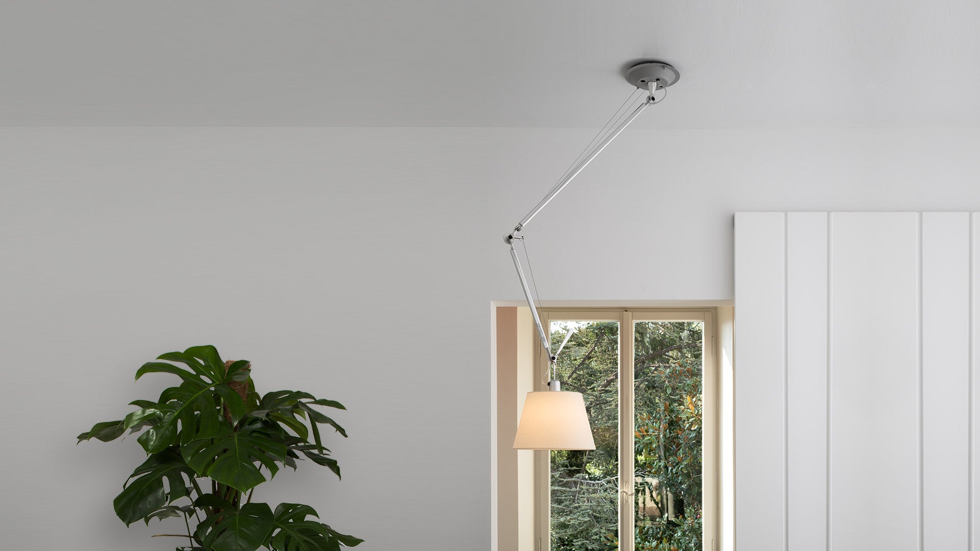Lampa wisząca regulowana  TOLOMEO DECENTRATA klosz pergaminowy z aluminiowym ramieniem