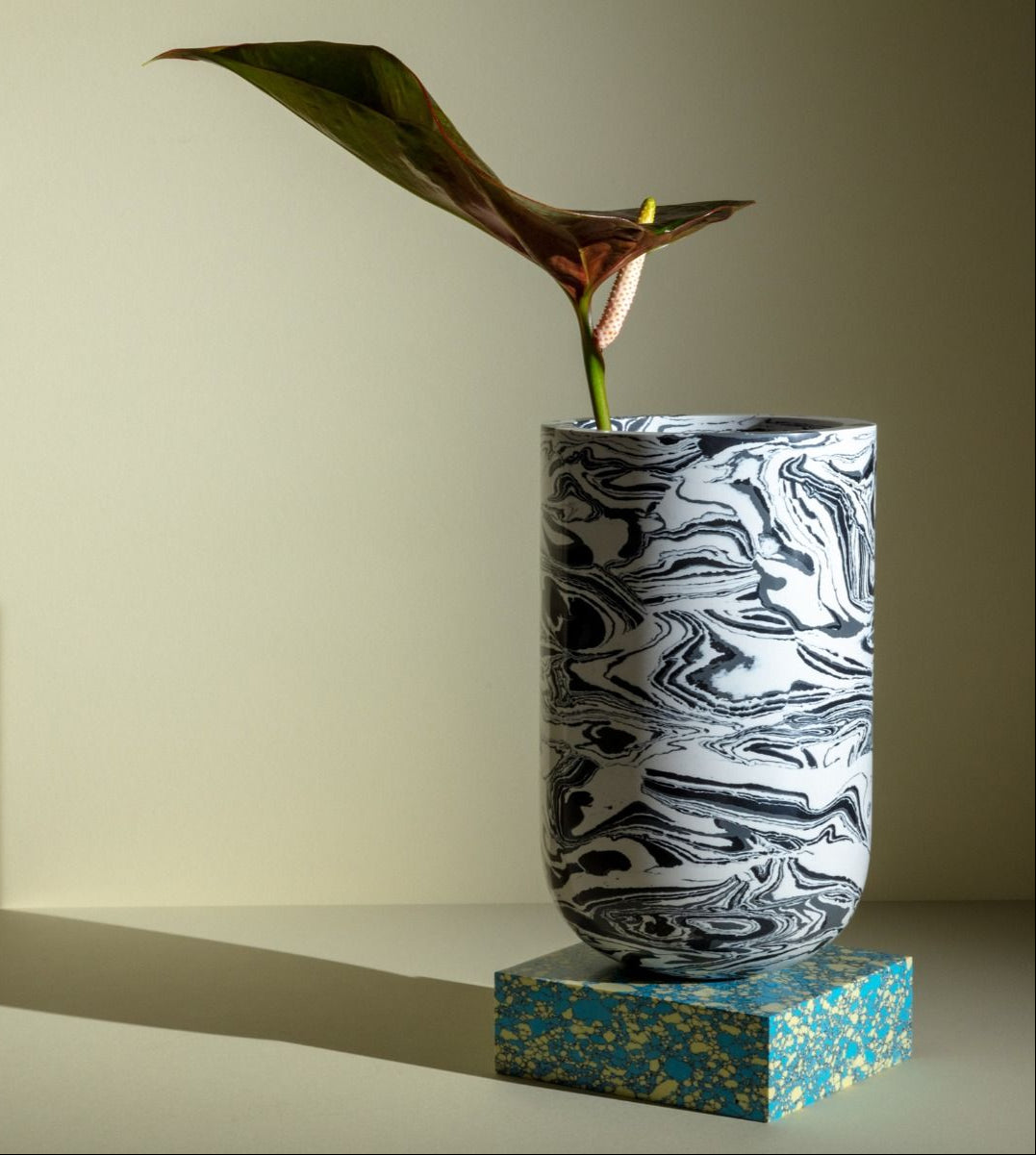 Swirl vase black and white marble with a turquoise base