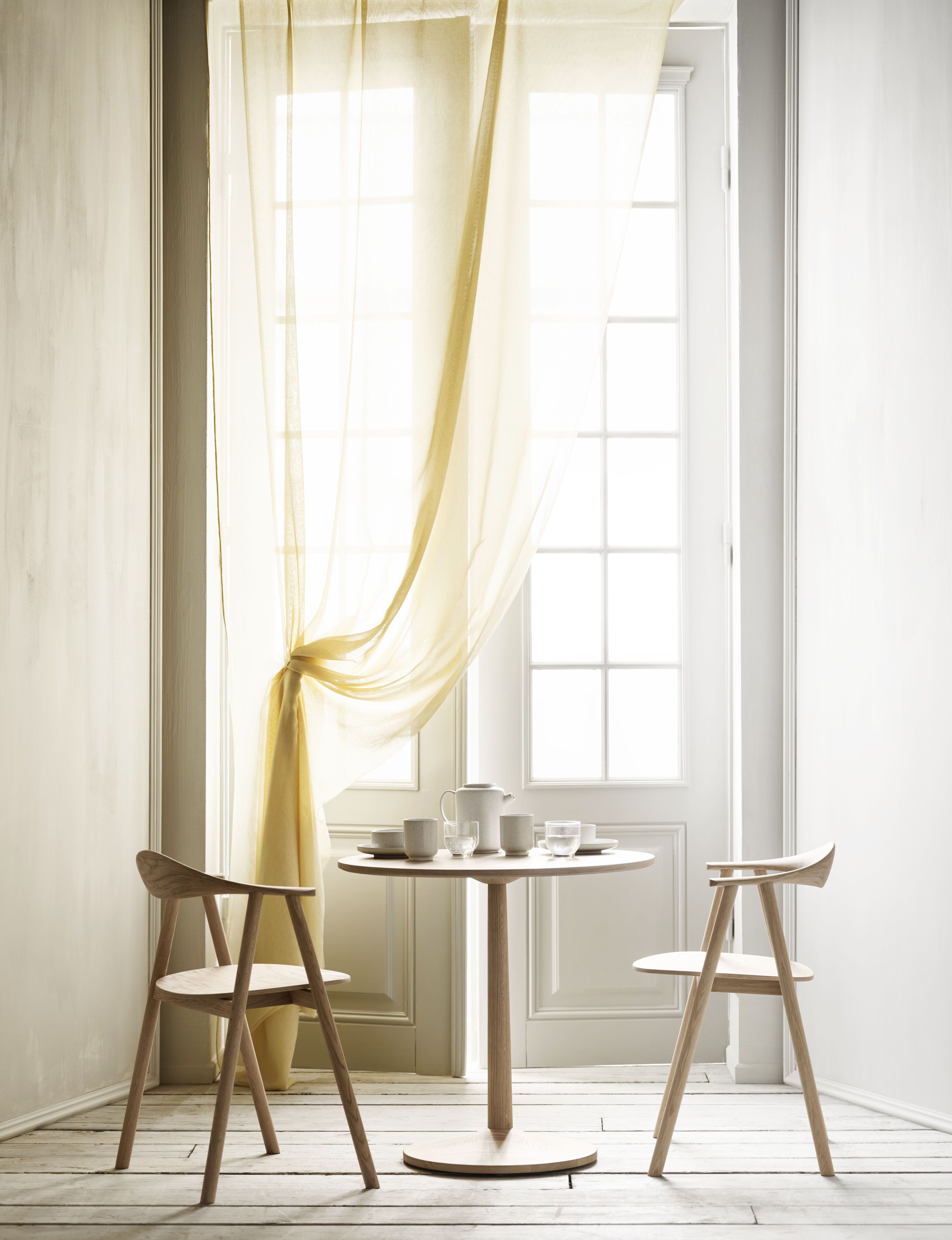 Židle SWING bledě mořené dubové dřevo