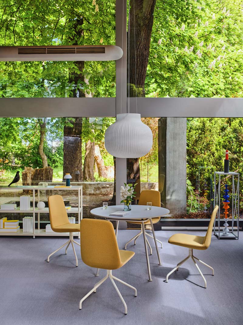 Ulti swivel chair aluminum base