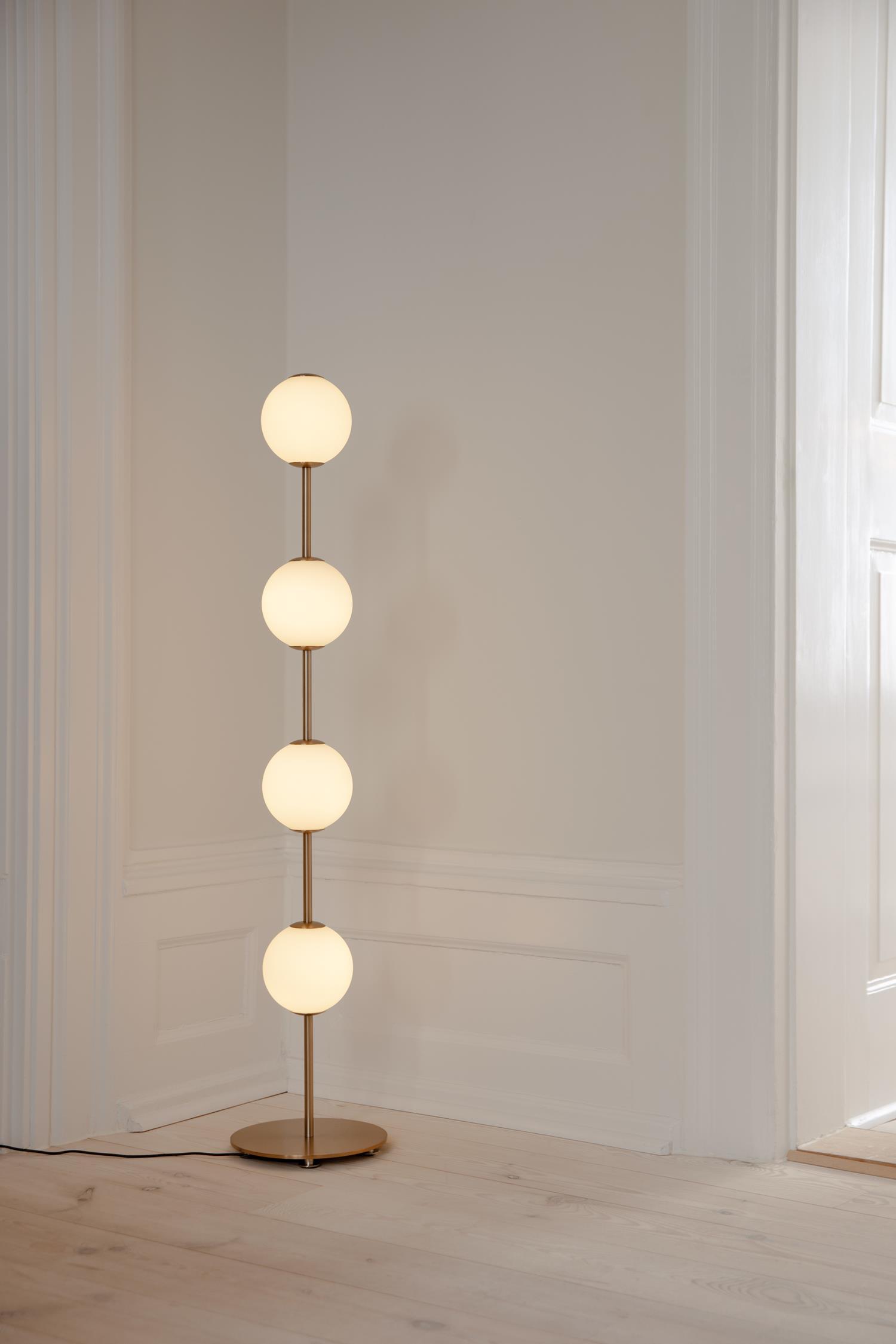 AUDREY floor lamp white with gold accent