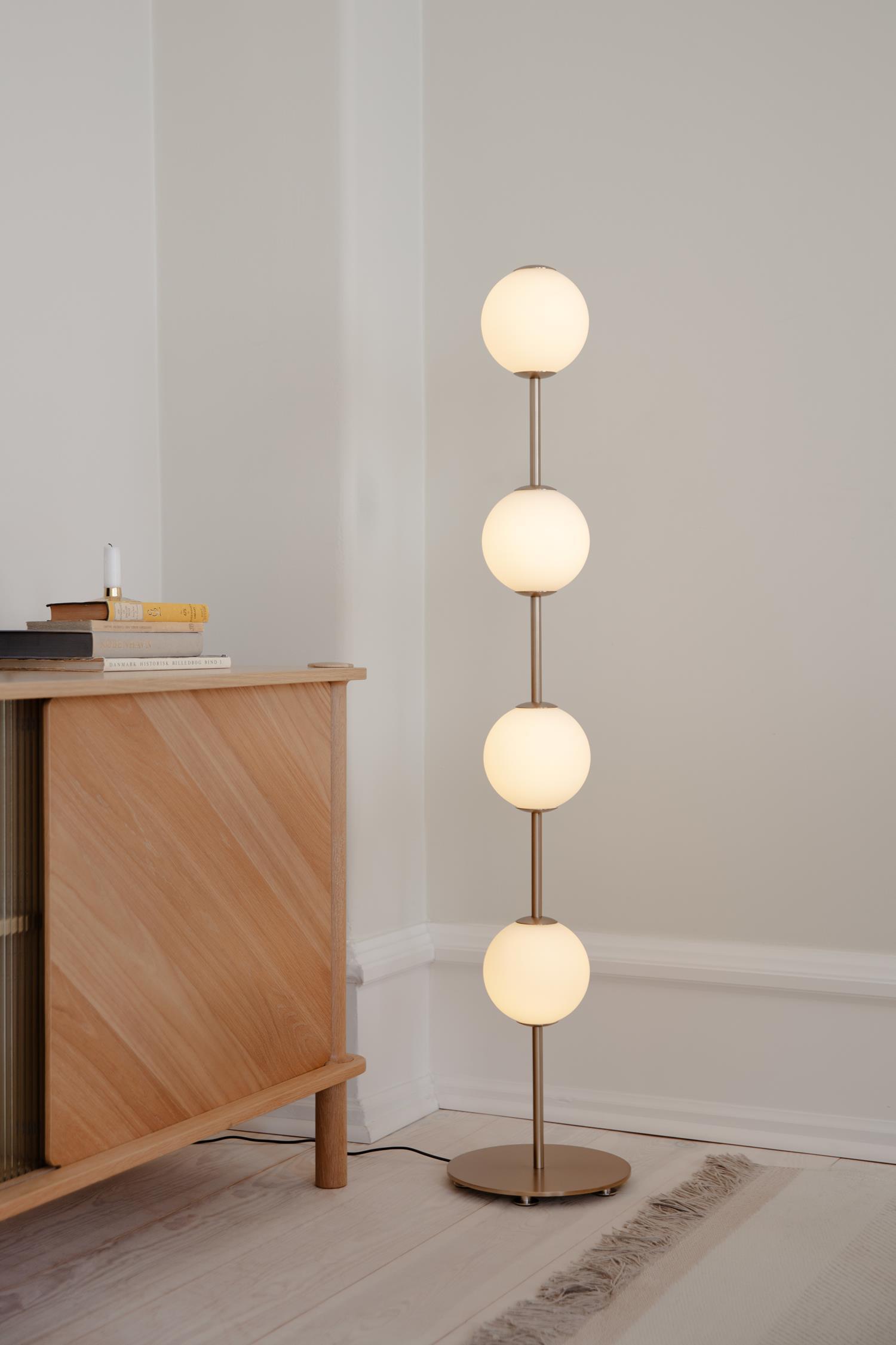 AUDREY floor lamp white with gold accent