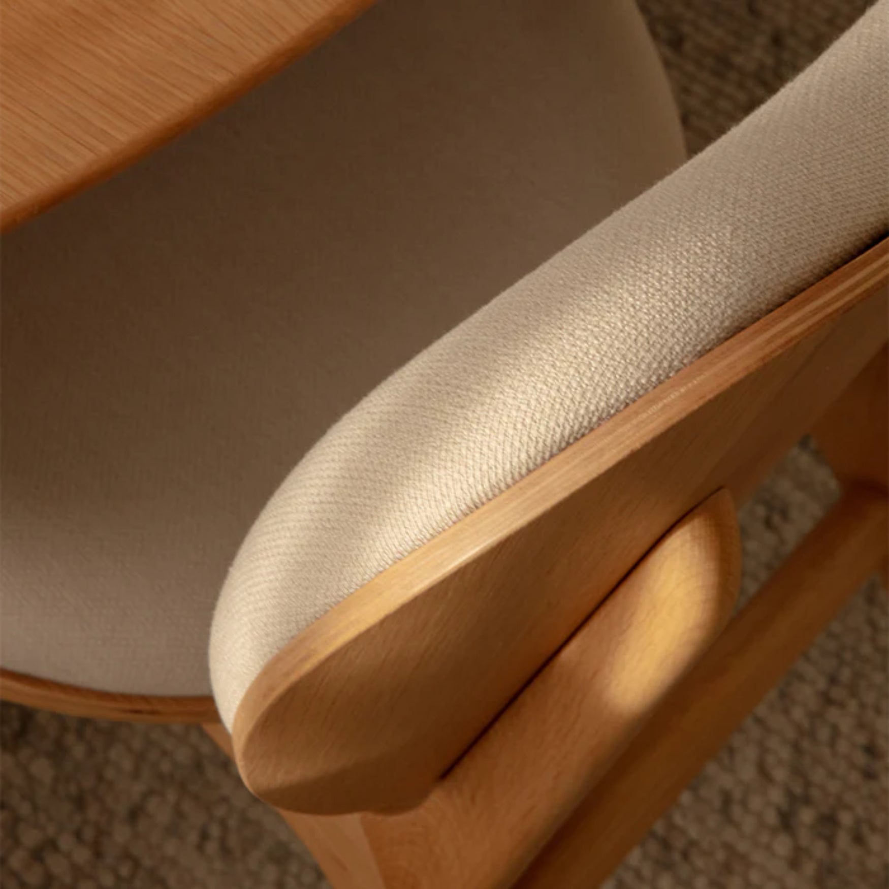 CONVERSATION chair sand with oak base