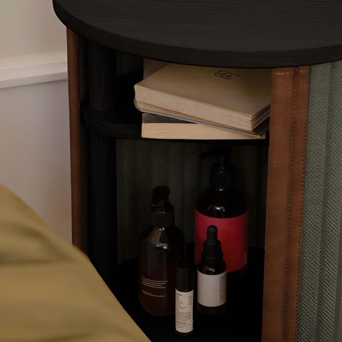 AUDACIOUS green side table with black oak