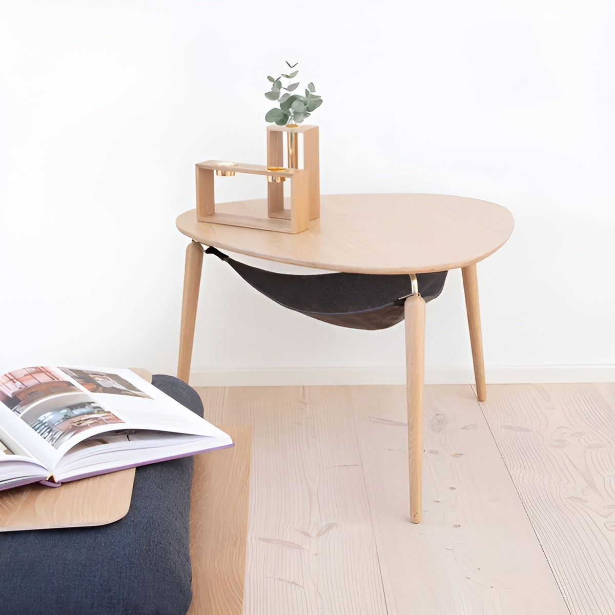 HANG OUT coffee table oak with golden supports
