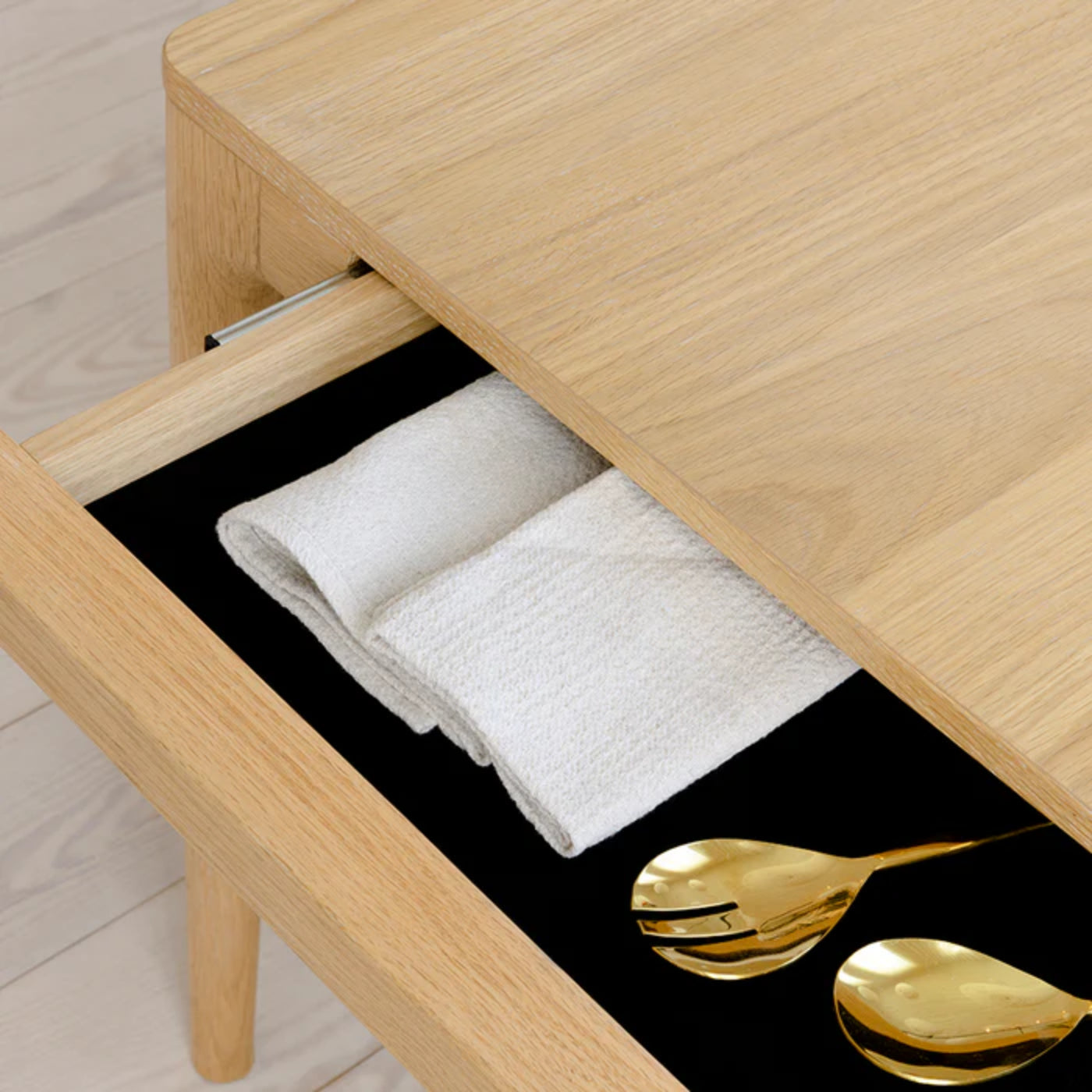 Rozkládací stůl HEART'N'SOUL z dubového dřeva