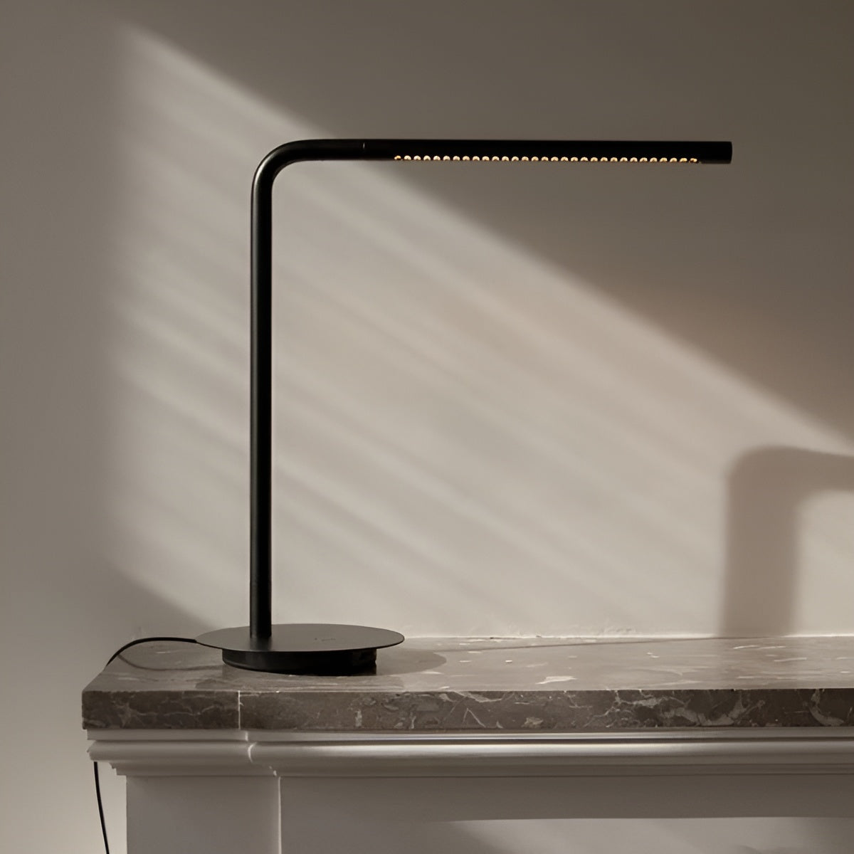 OMNI black table lamp