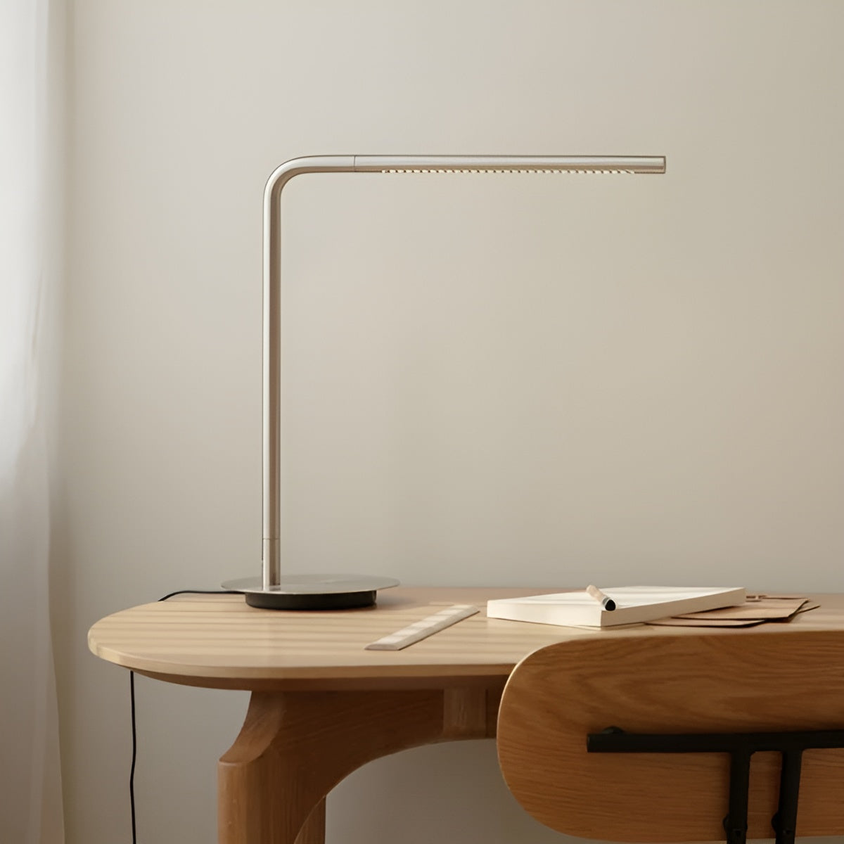 OMNI silver table lamp
