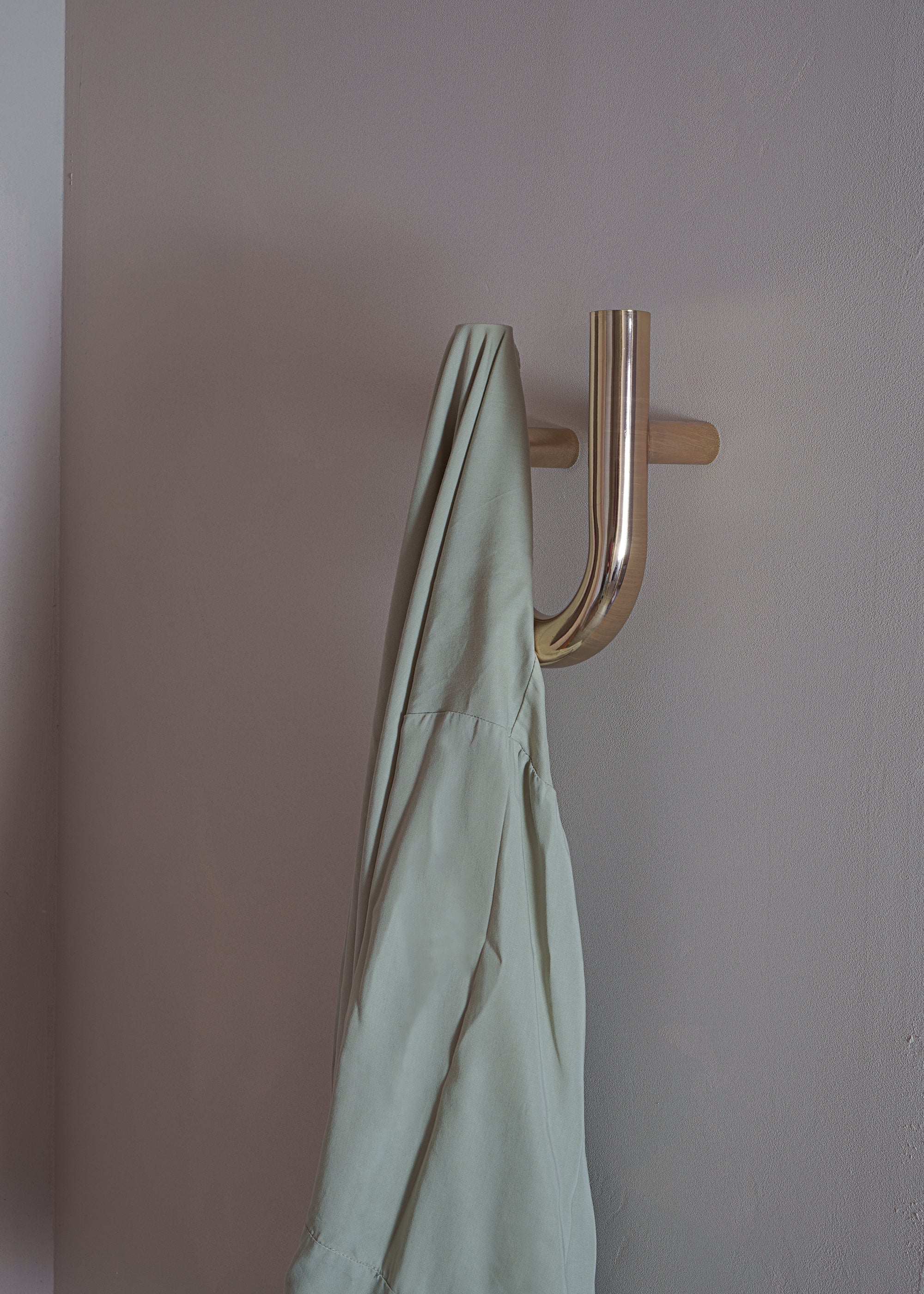 UNE burgundy wall hanger