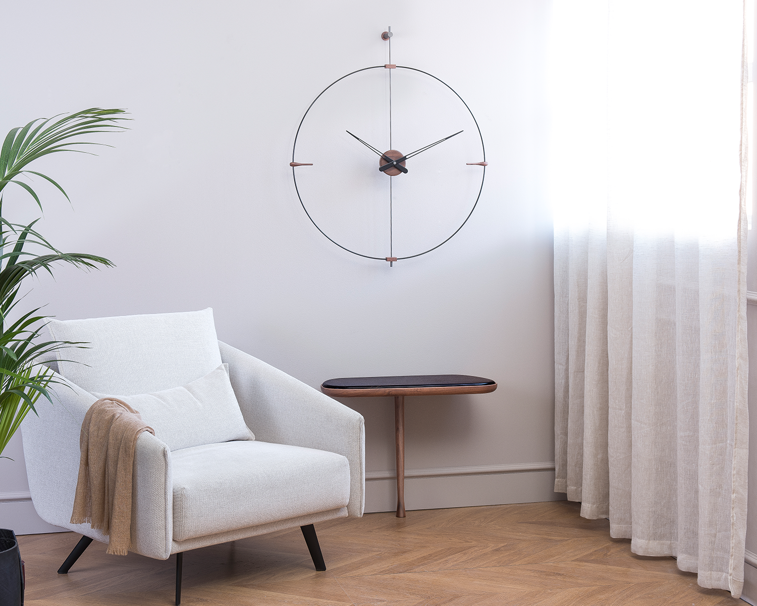 Nástěnné hodiny MINI BILBAO ořechové dřevo s černou