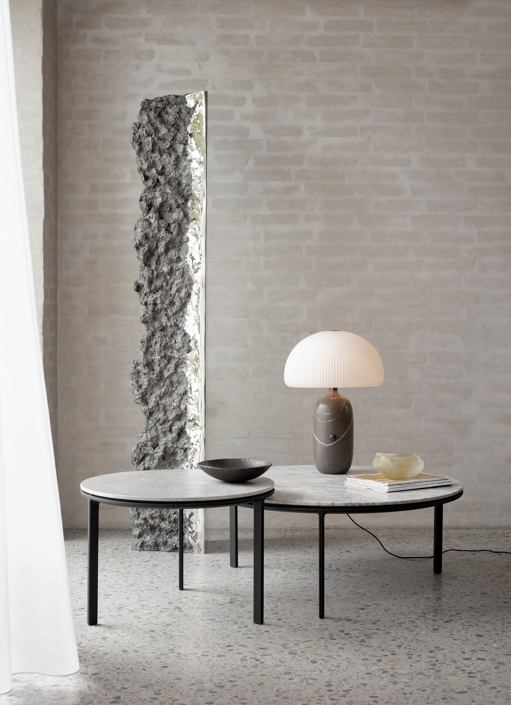 Coffee table 423 light gray marble top with dark aluminum base