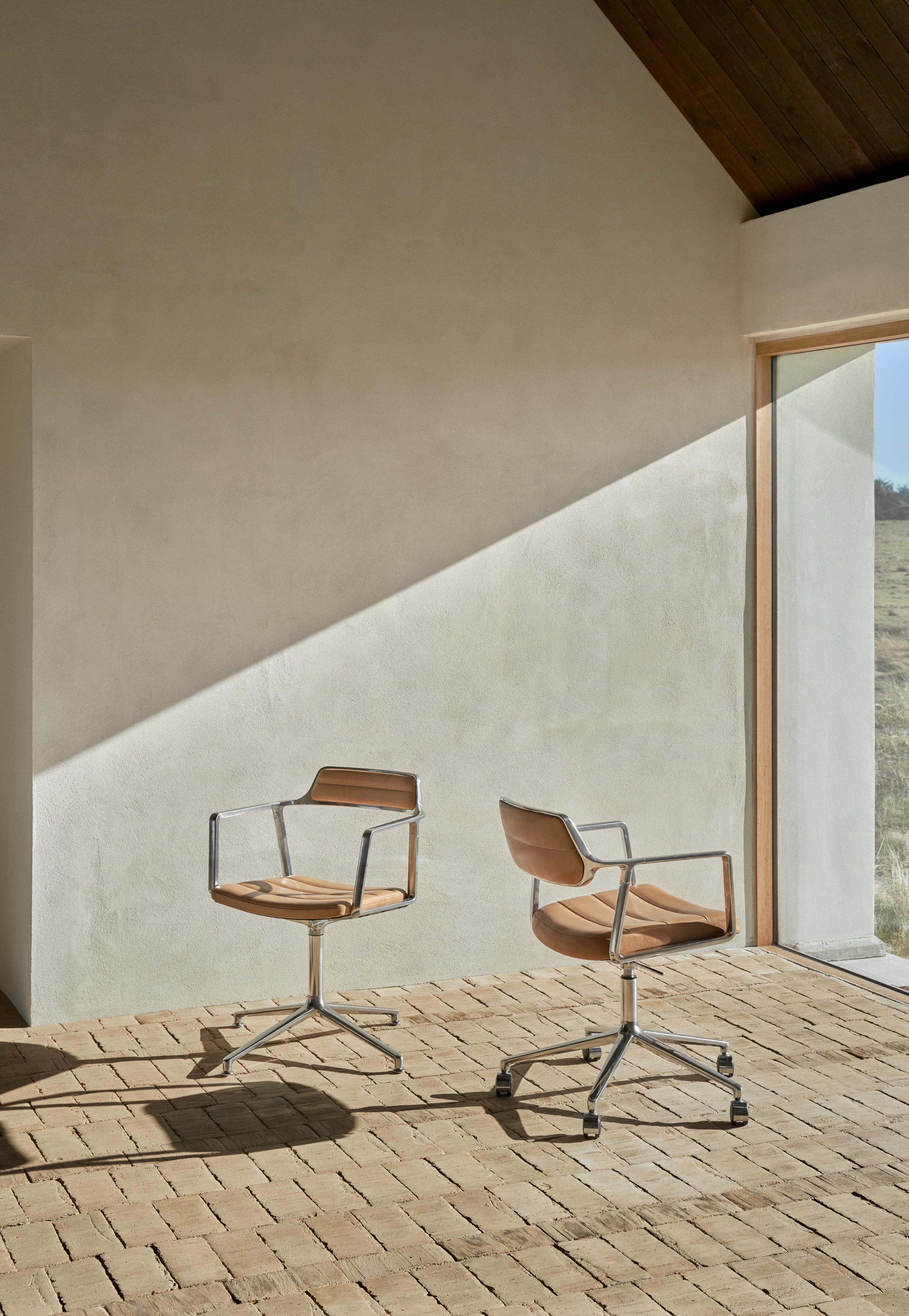 Krzesło biurowe 453+ karmelowa skóra z metalową podstawą