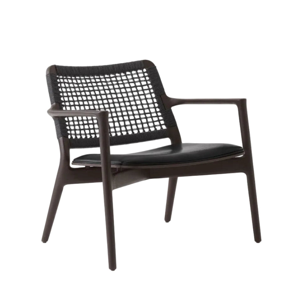 Křeslo CABIN černá kůže s tmavým dubovým podstavcem