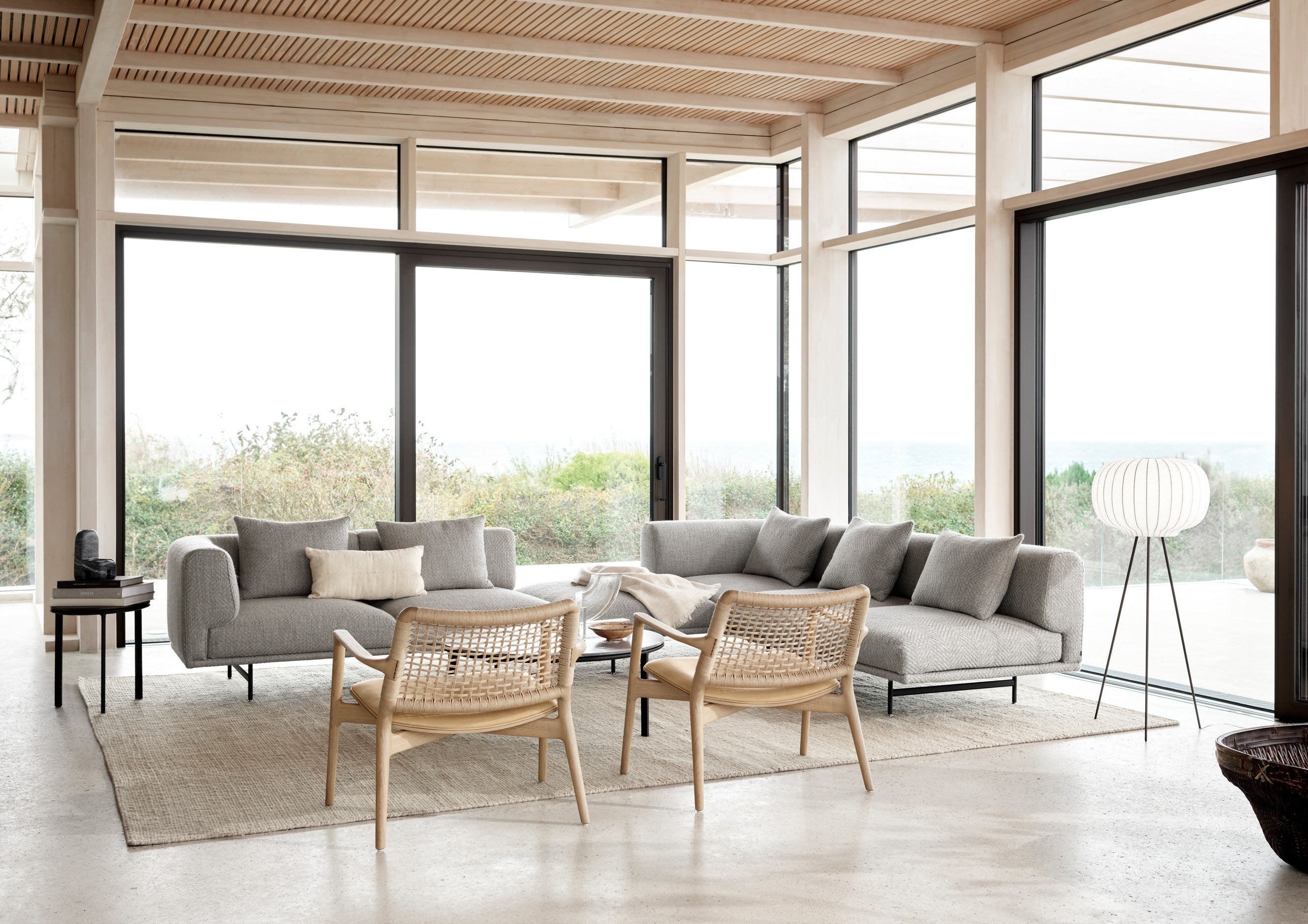 Křeslo CABIN karamelová kůže s jasným dubovým podstavcem [Antonina] [Amelia spr]