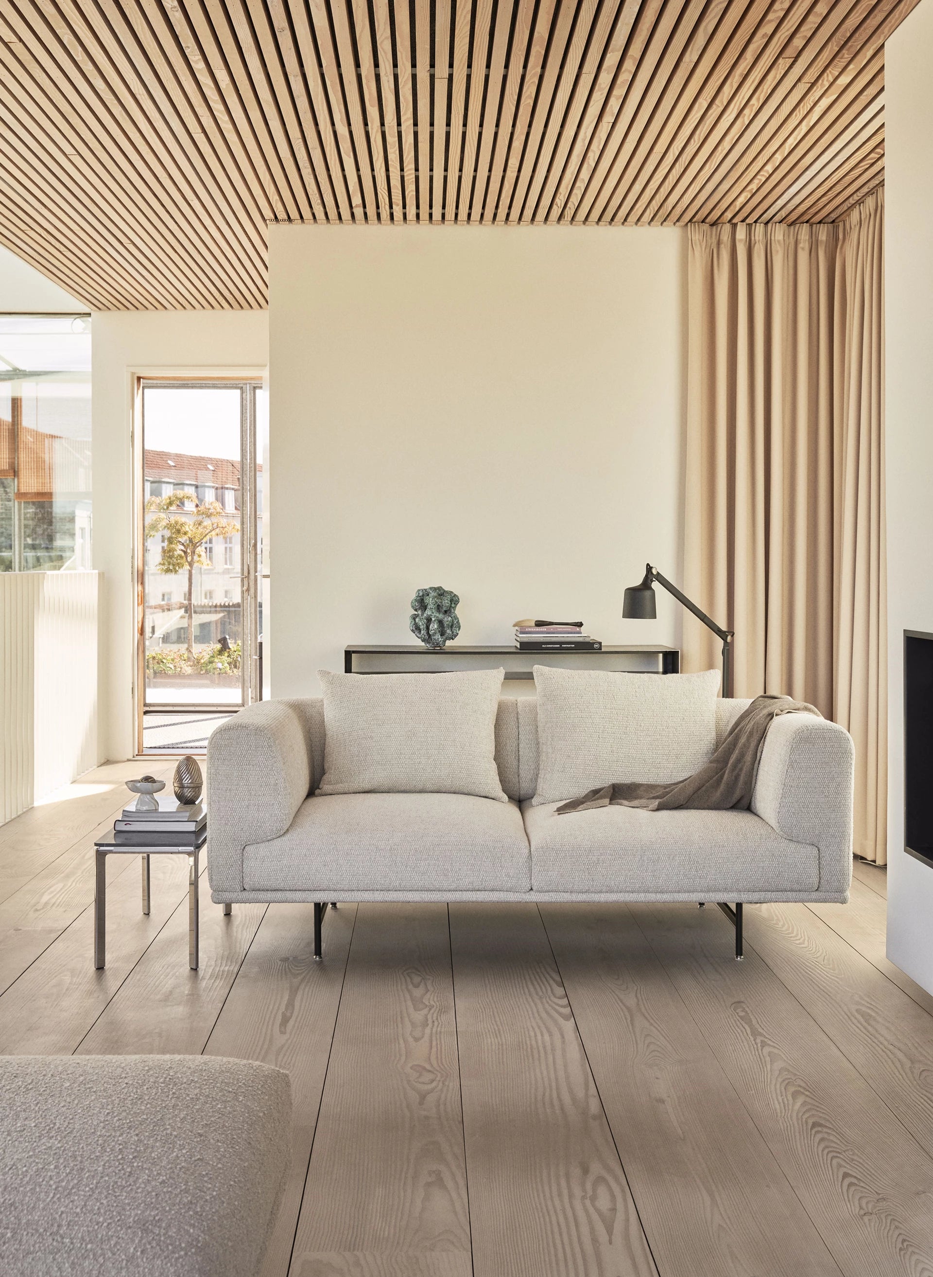 Pohovka 2-osobová CHIMNEY hnědá boucle s černým podstavcem [Antonina] [Amelia spr]