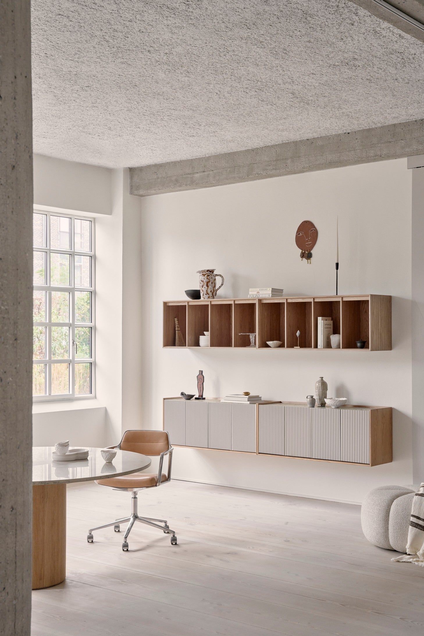 Office chair 453+ black leather with black metal base