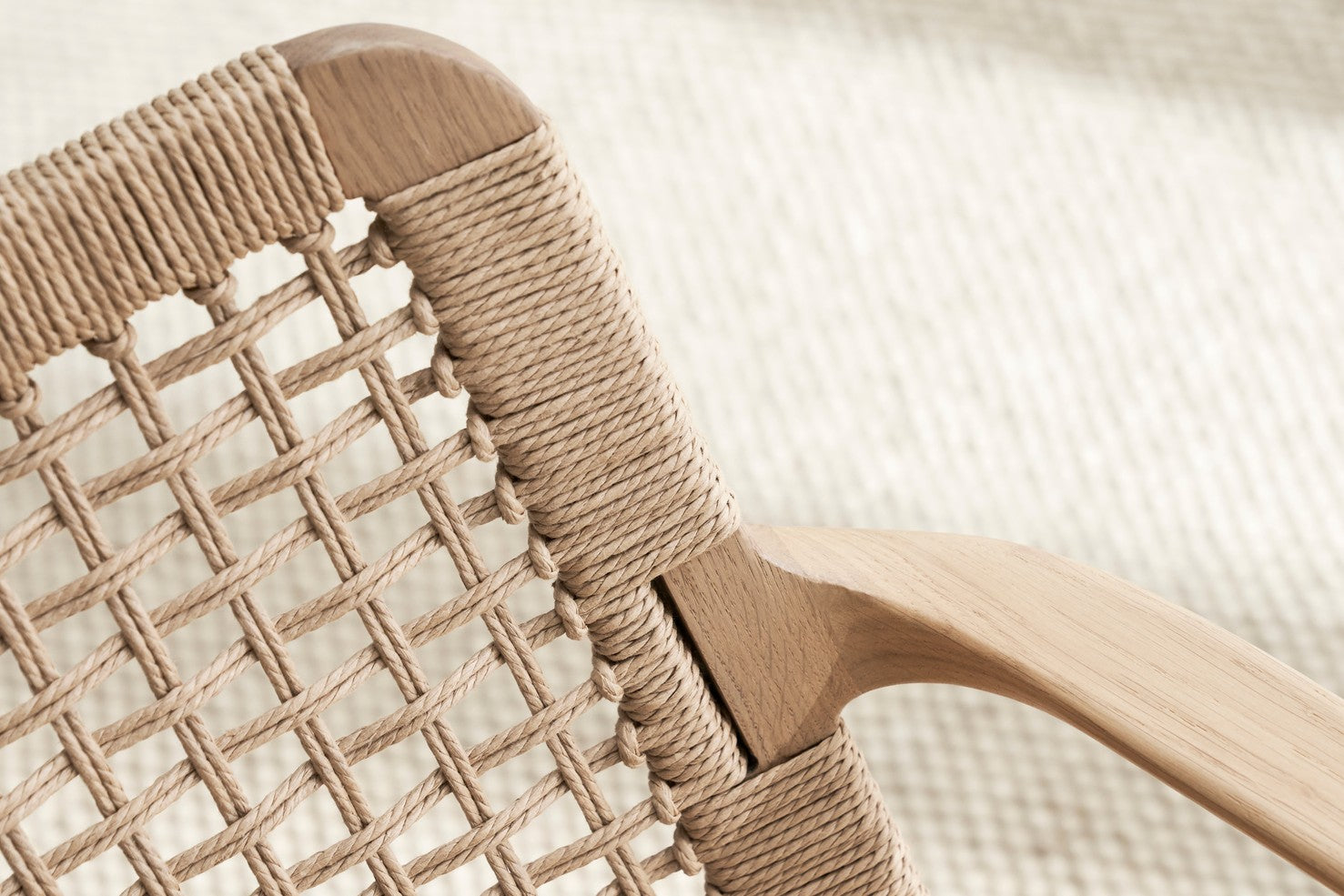 Křeslo CABIN karamelová kůže s jasným dubovým podstavcem [Antonina] [Amelia spr]