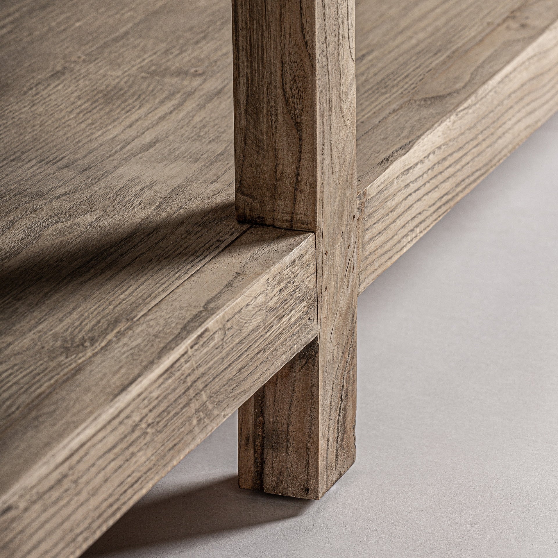 Vitrína MASEIN dřevo osiky