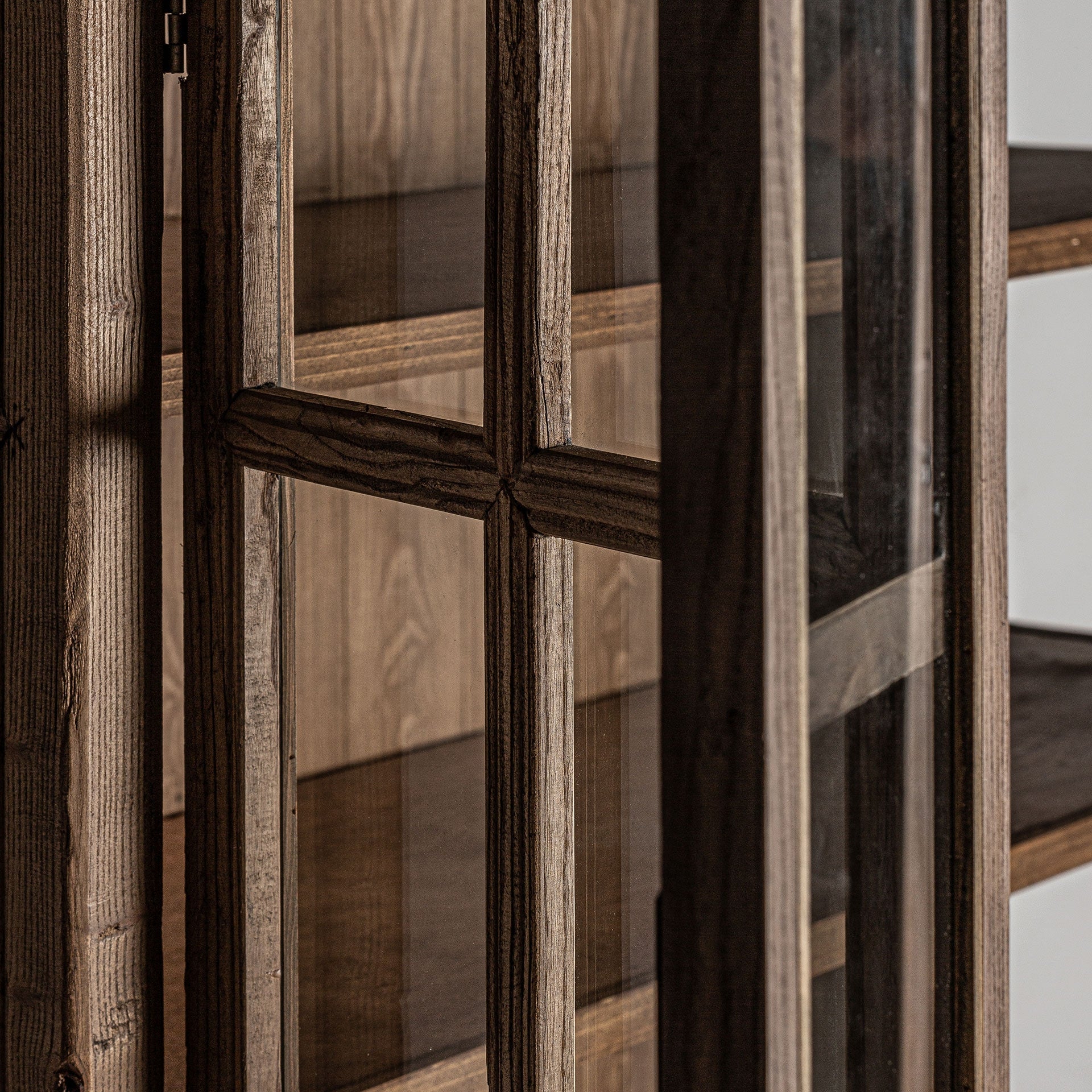 TARTU Display Cabinet in Elm Wood