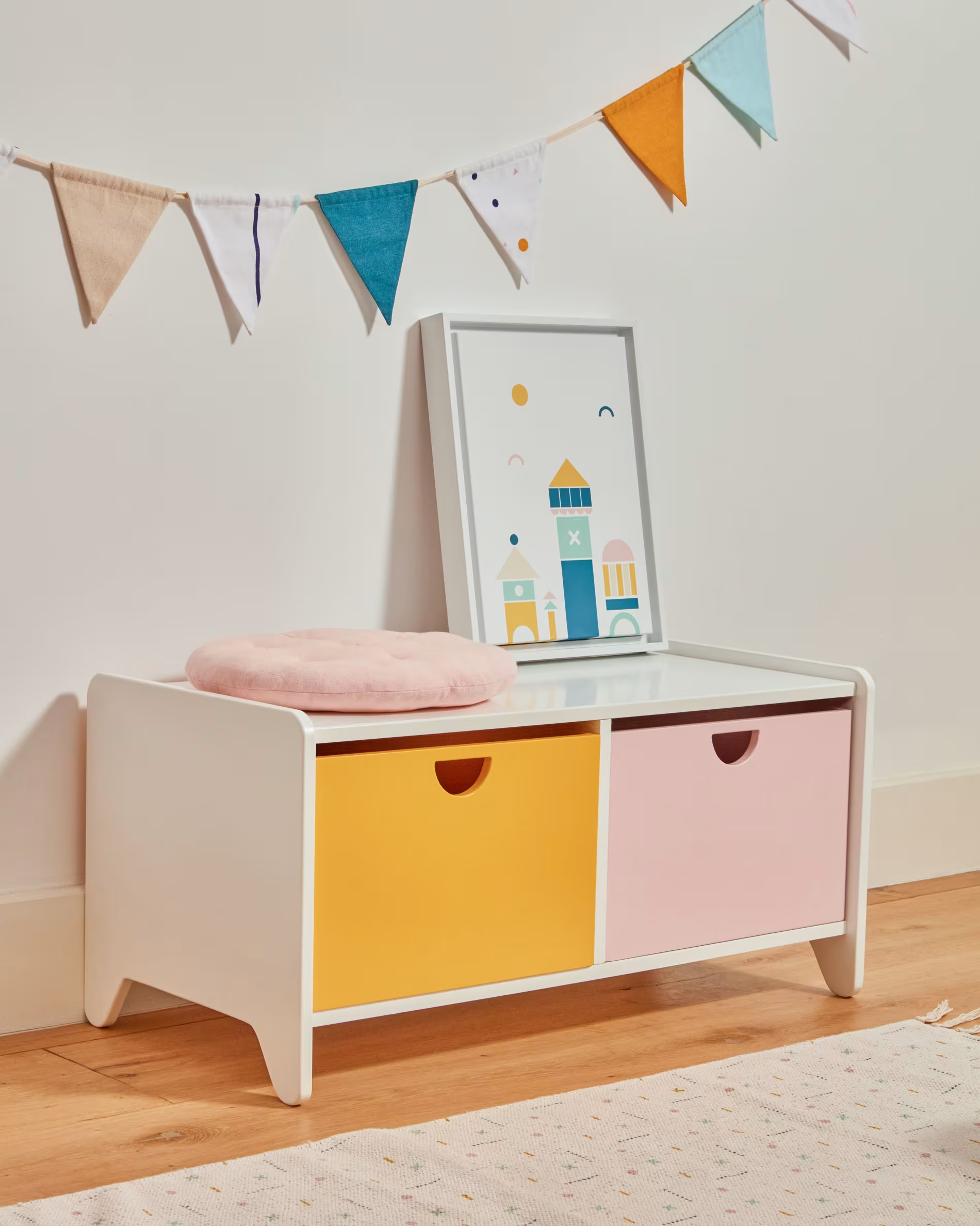 Mebel dziecięcy do przechowywania NUNILA biały La Forma    Eye on Design