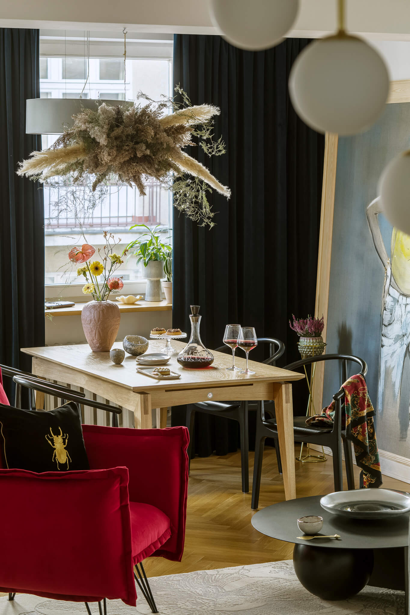 WIDEN extendable table black oak