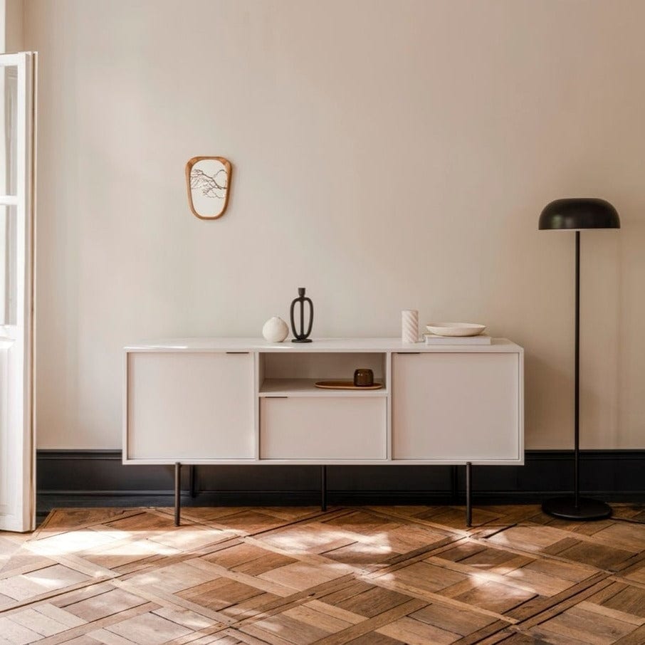 Komoda BAU biała z czarną podstawą do salonu